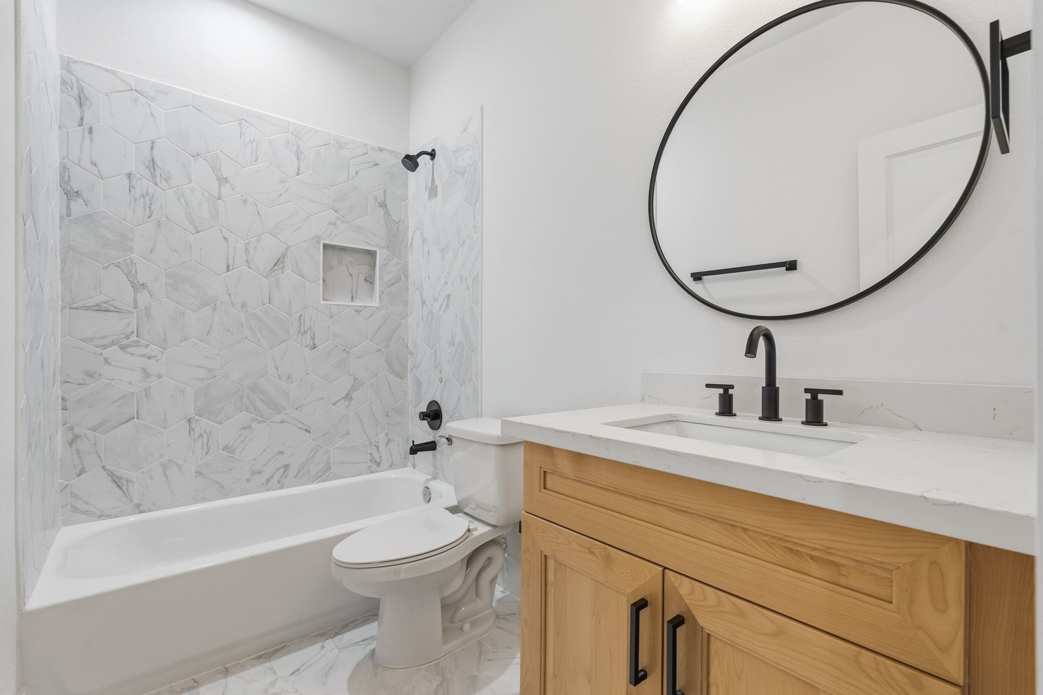 8805 Parkway Drive Property Photo 13
