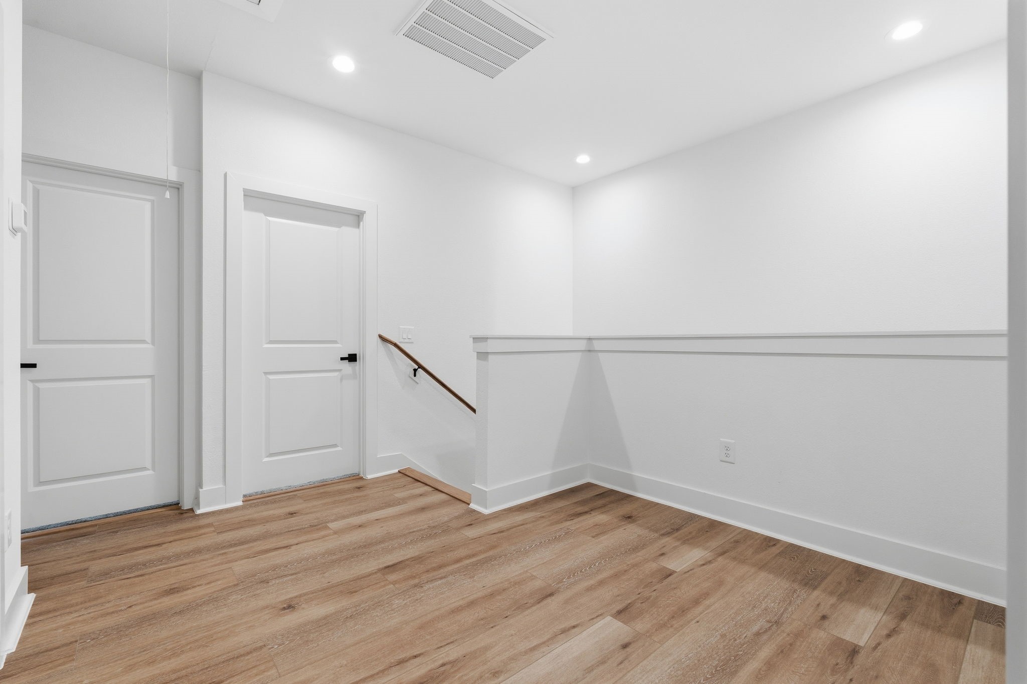 8805 Parkway Drive Property Photo 14