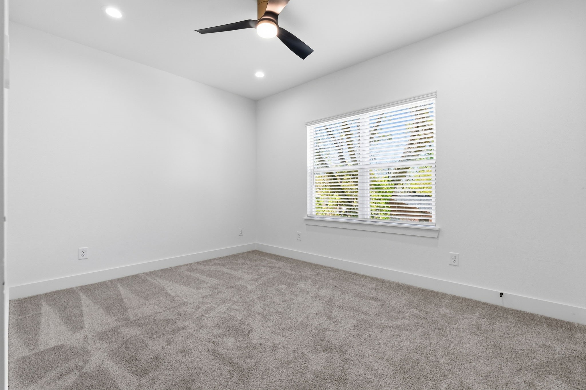8805 Parkway Drive Property Photo 15