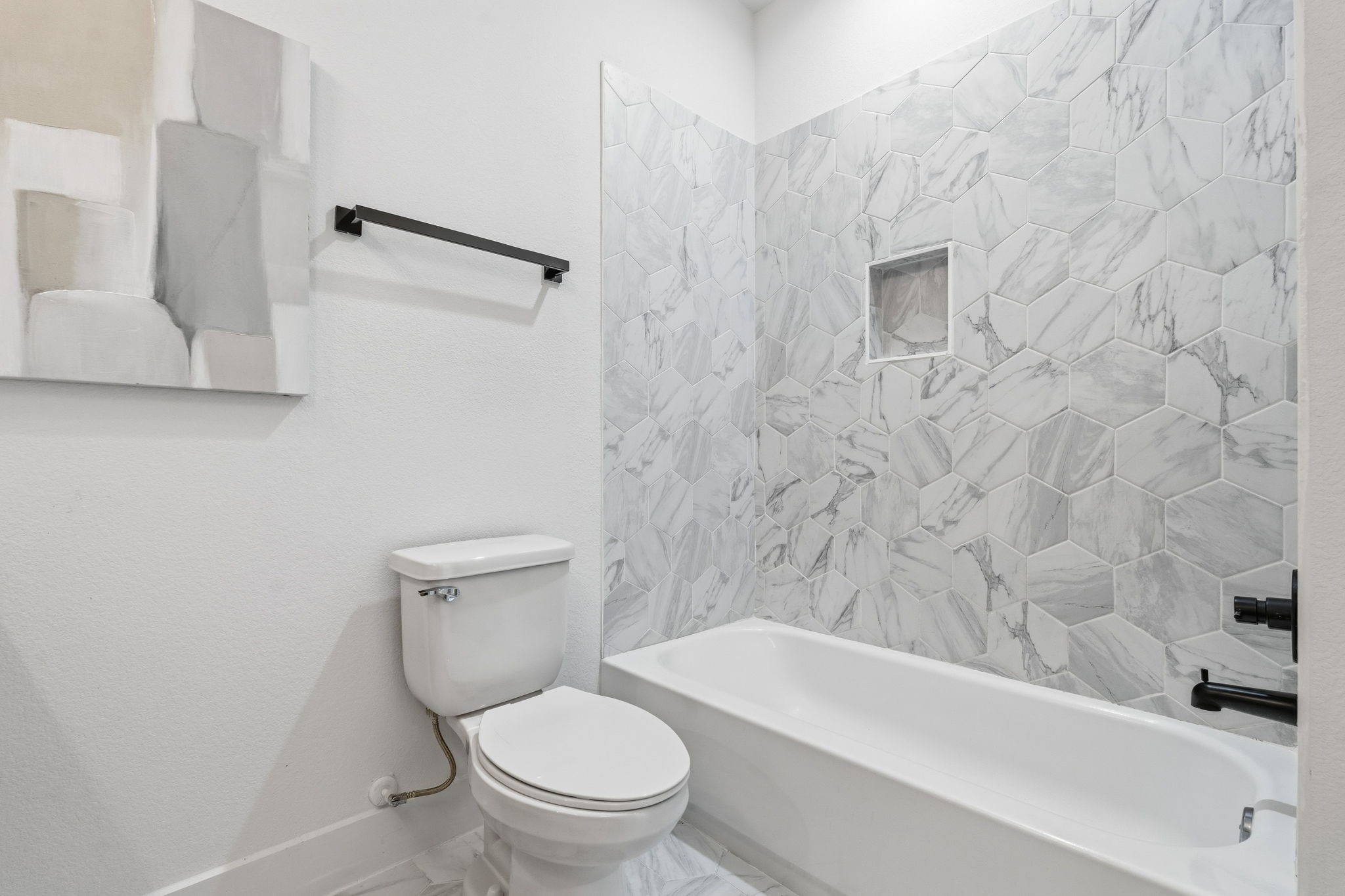 8805 Parkway Drive Property Photo 18