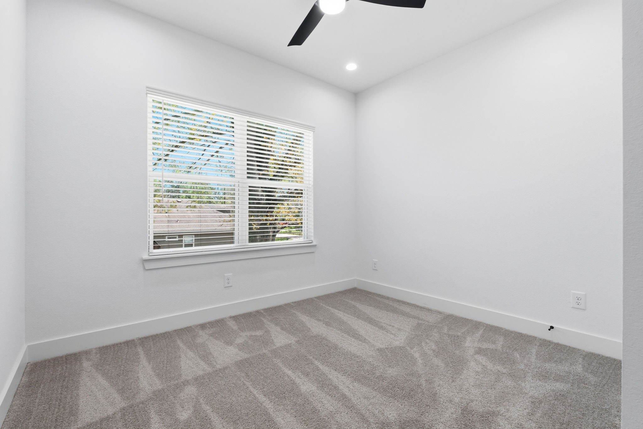 8805 Parkway Drive Property Photo 19