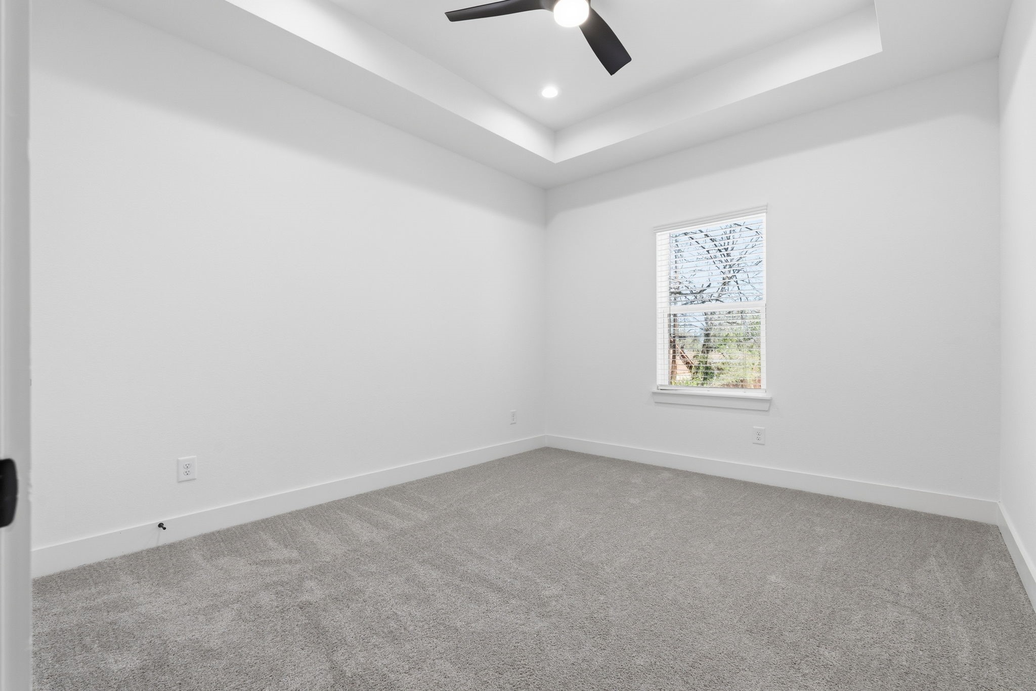 8805 Parkway Drive Property Photo 20