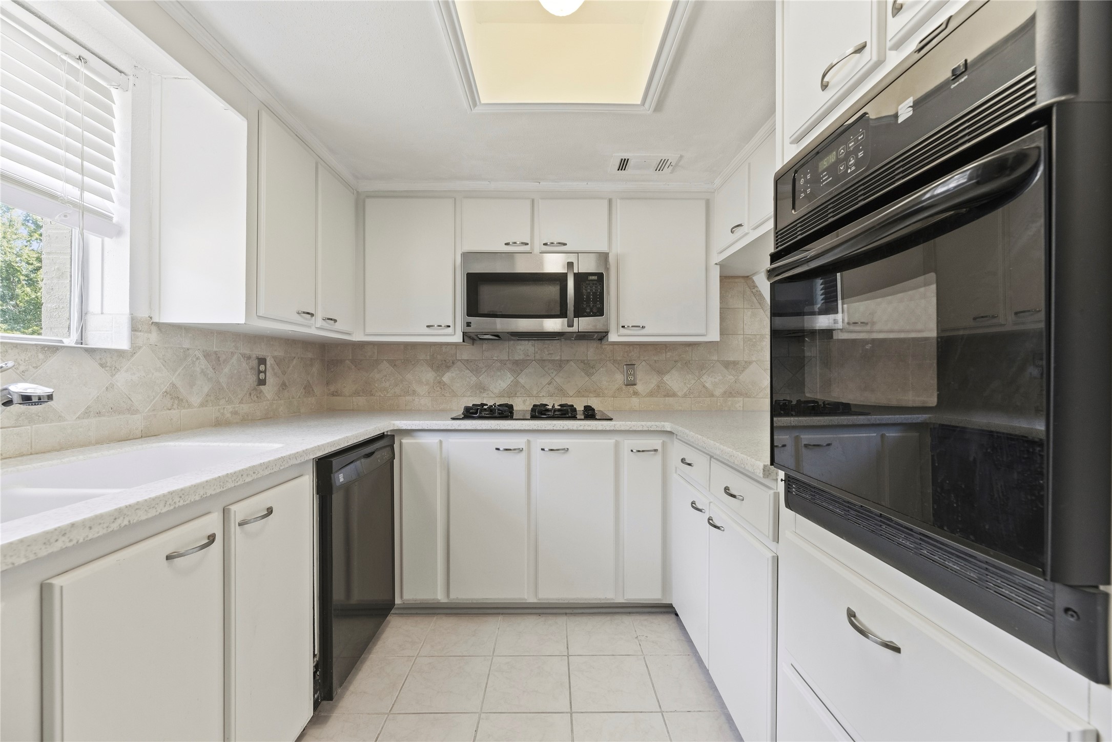 12419 Dermott Drive Property Photo 16