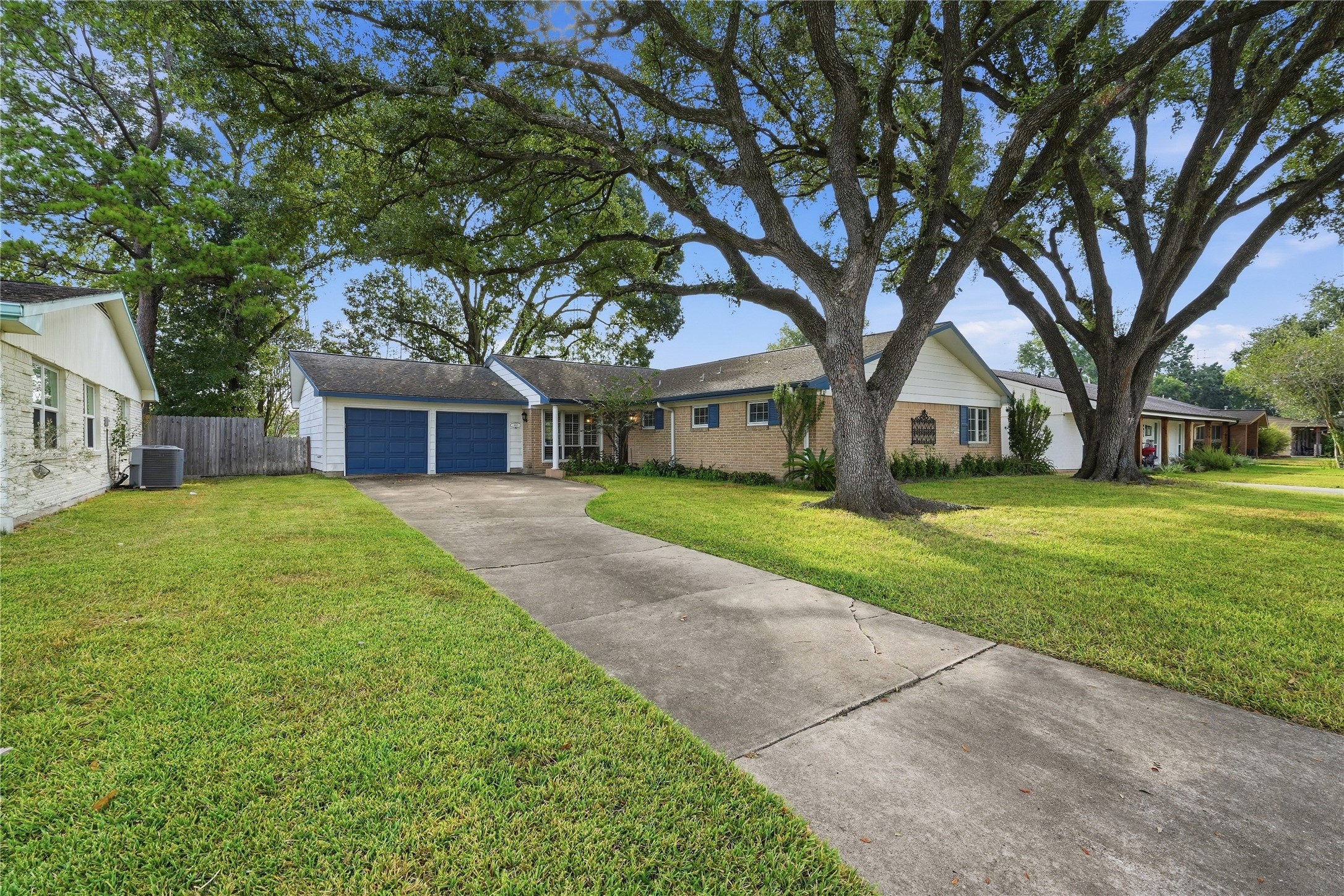 9811 Greenwillow Street Property Photo 1