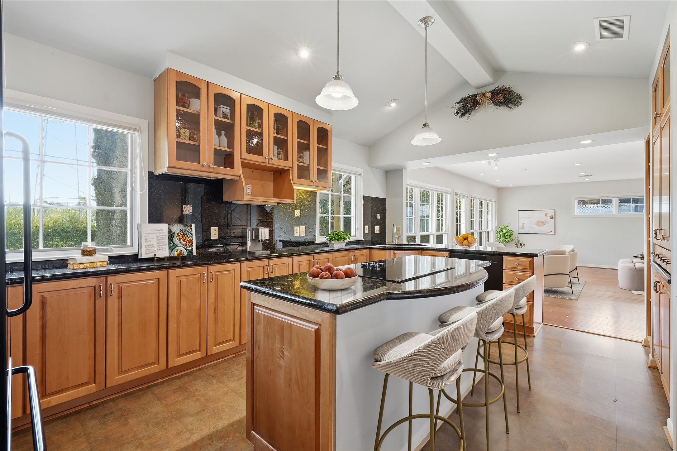 9811 Greenwillow Street Property Photo 4