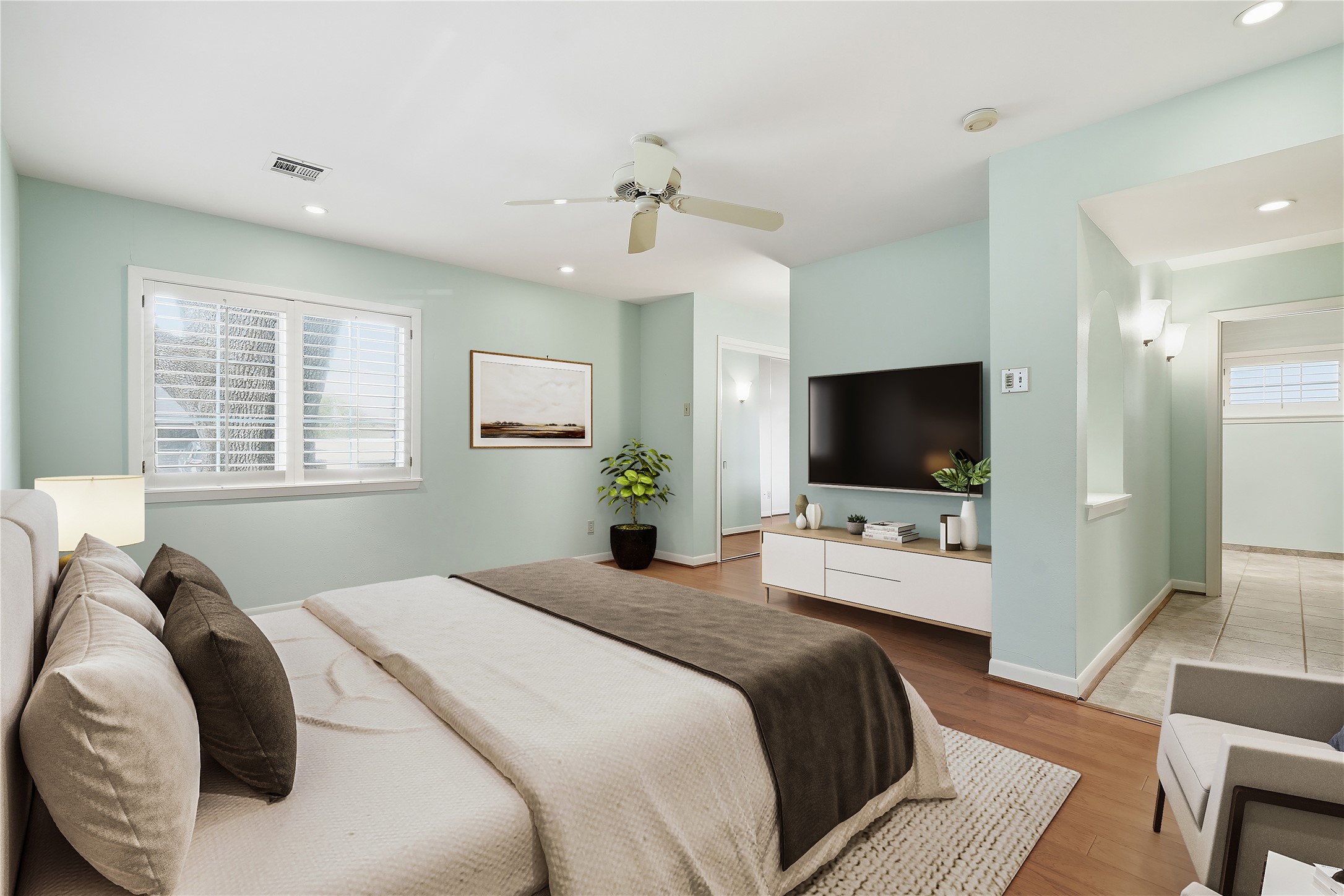 9811 Greenwillow Street Property Photo 6