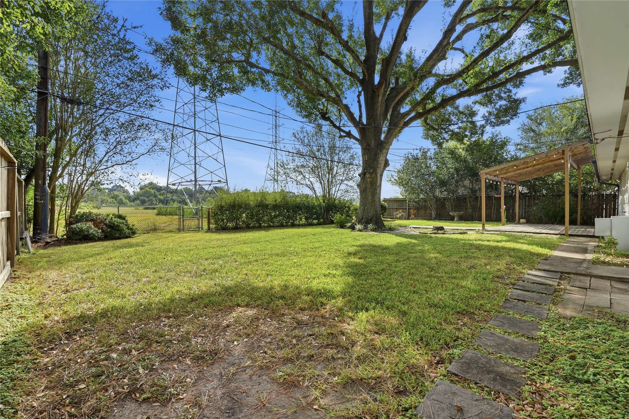 9811 Greenwillow Street Property Photo 9