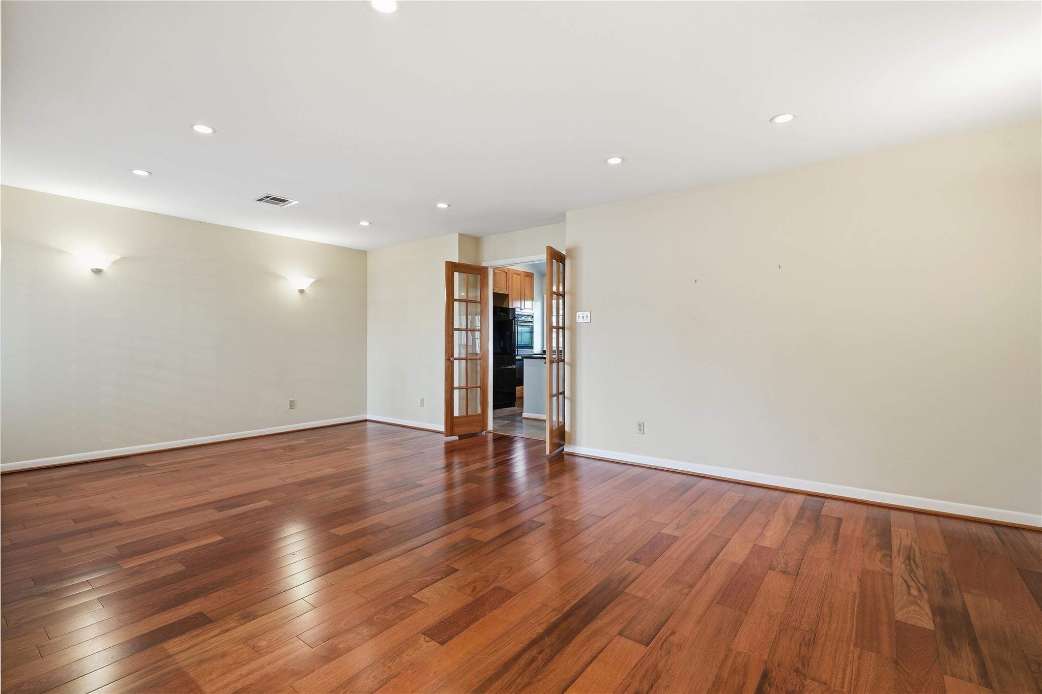 9811 Greenwillow Street, Houston Tx 77096 Property Photo 19