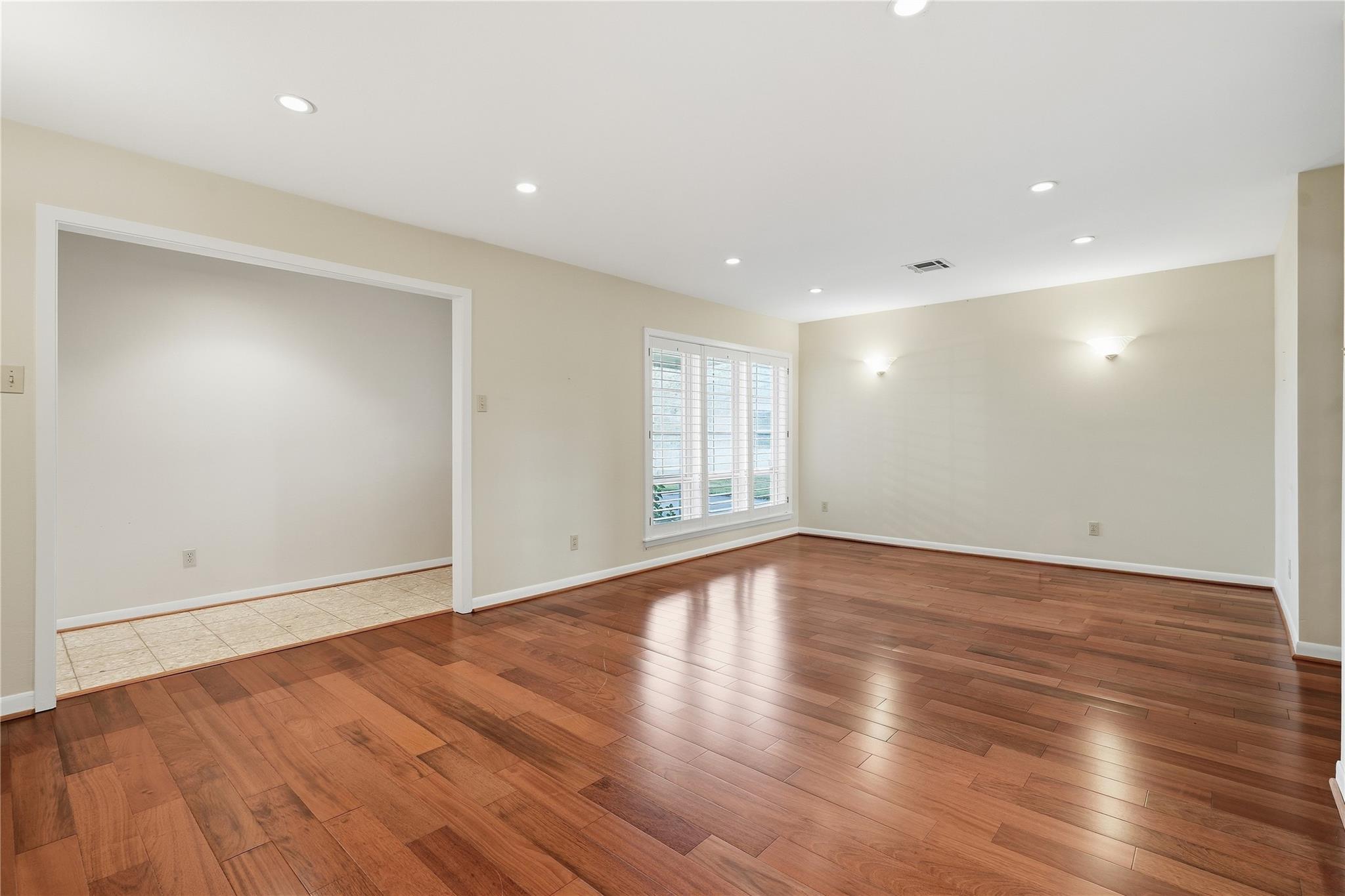9811 Greenwillow Street, Houston Tx 77096 Property Photo 20