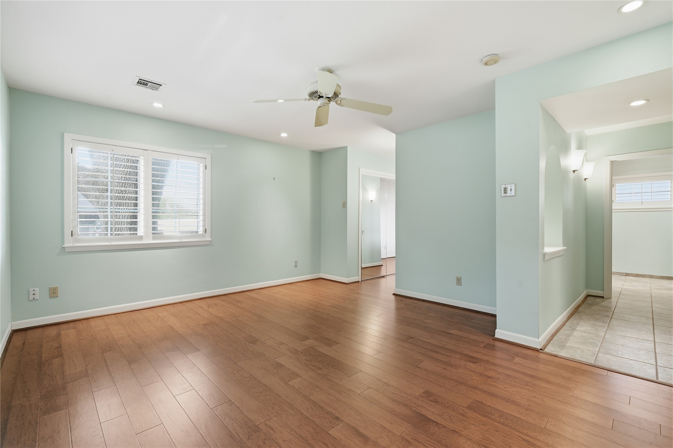 9811 Greenwillow Street Property Photo 30