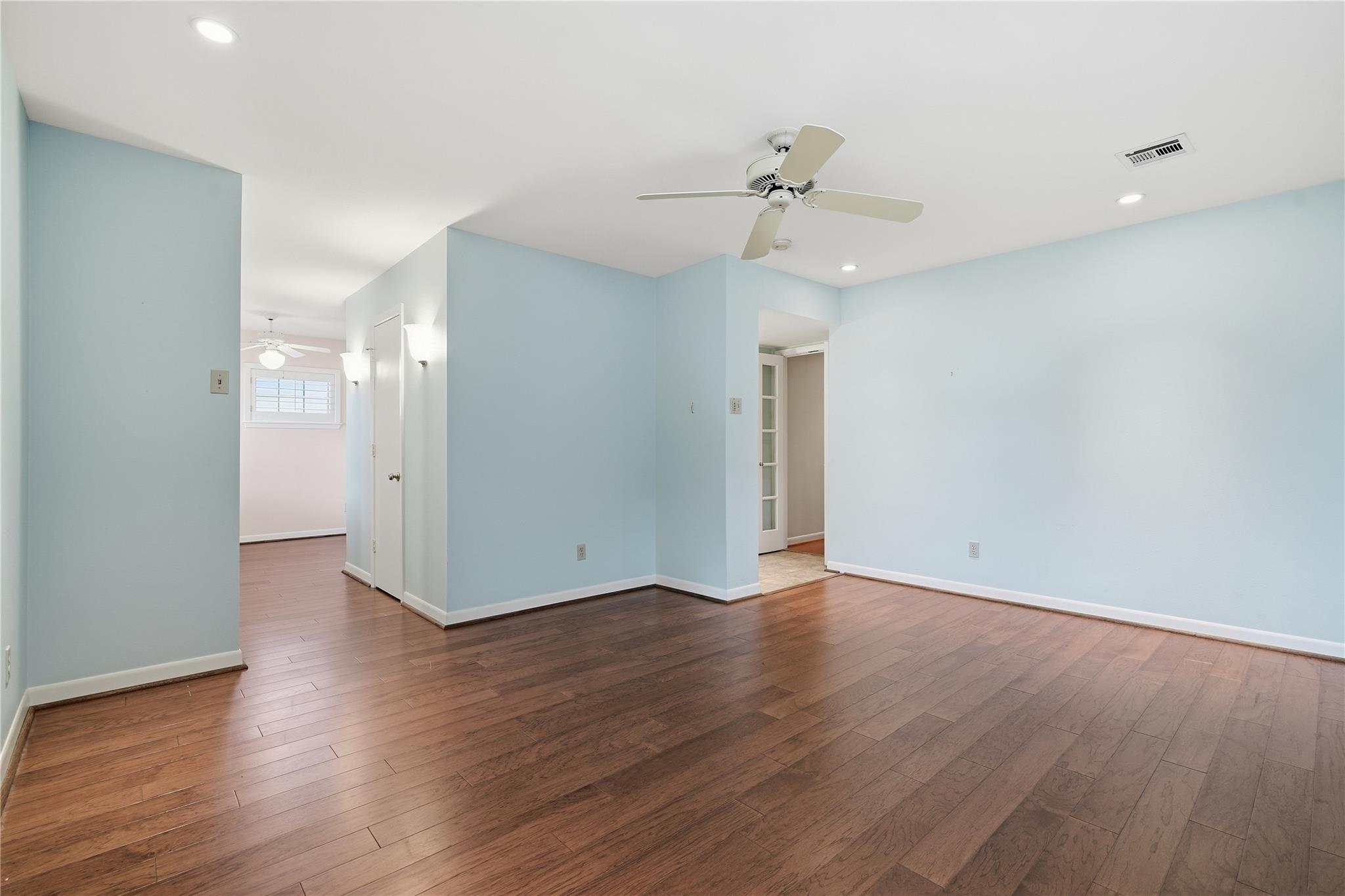 9811 Greenwillow Street, Houston Tx 77096 Property Photo 31