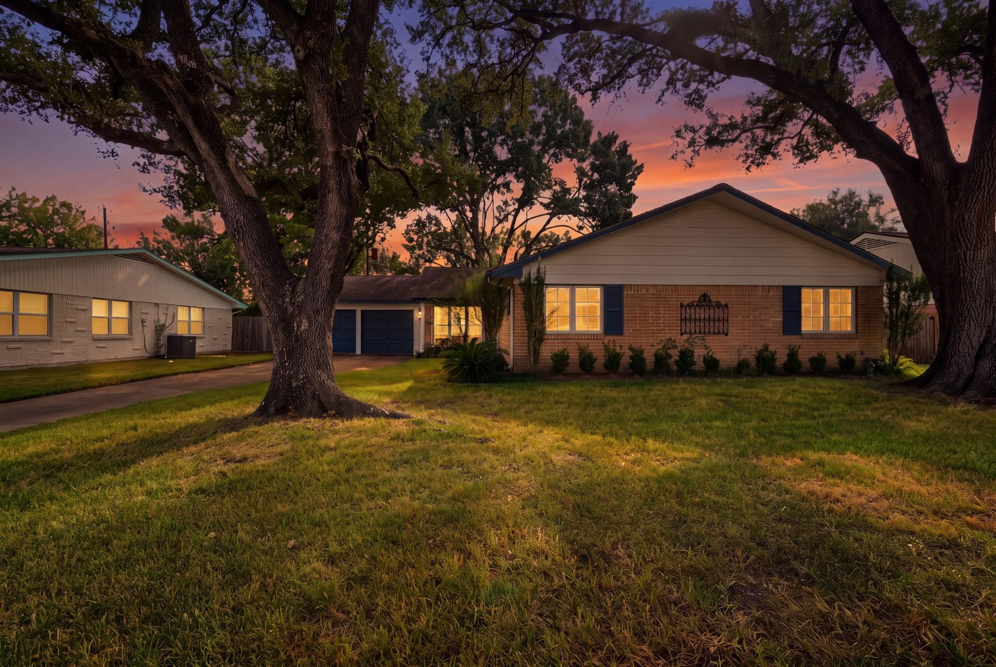 9811 Greenwillow Street, Houston Tx 77096 Property Photo 38