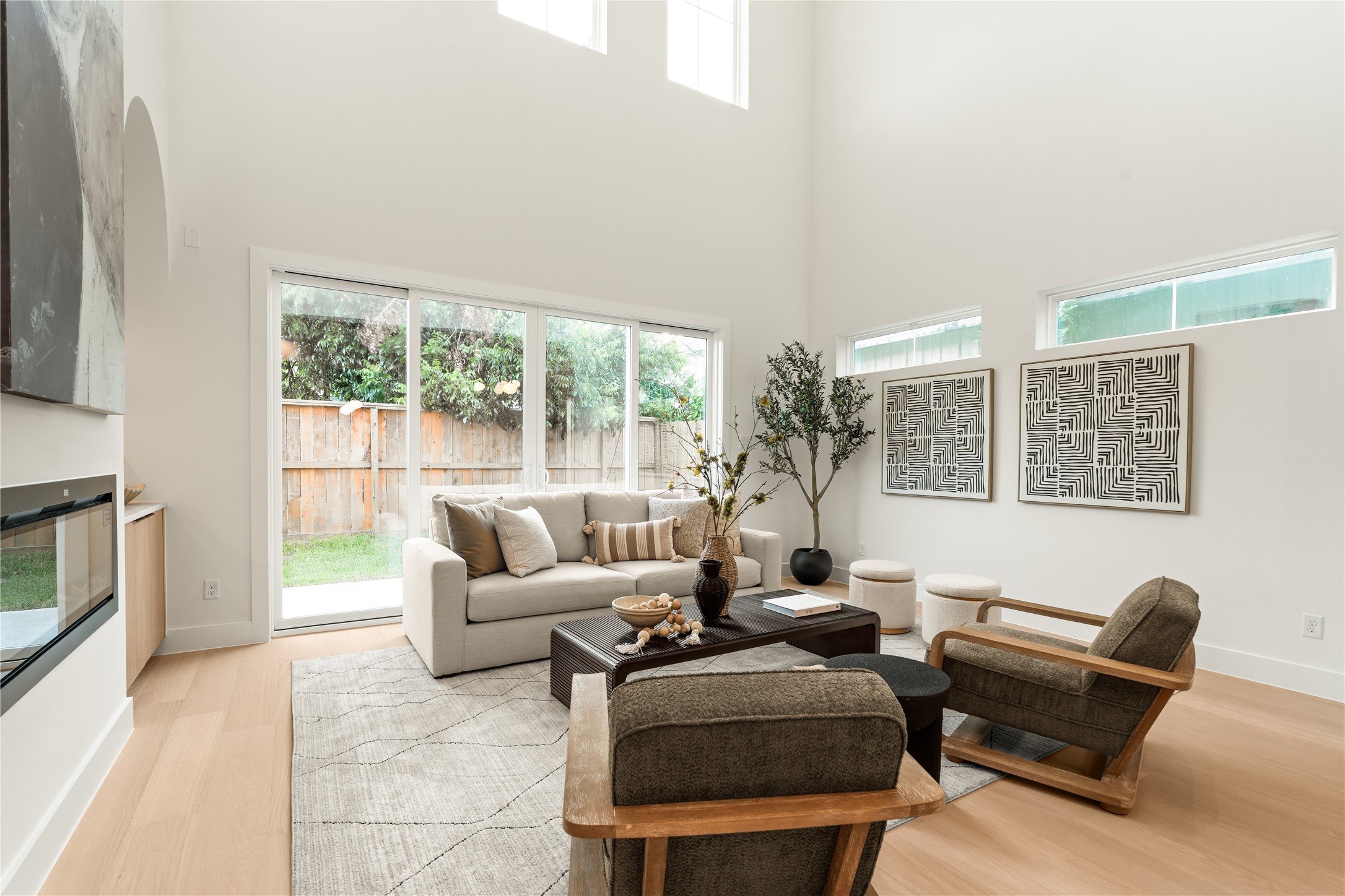 409 Walton Street B Property Photo 18