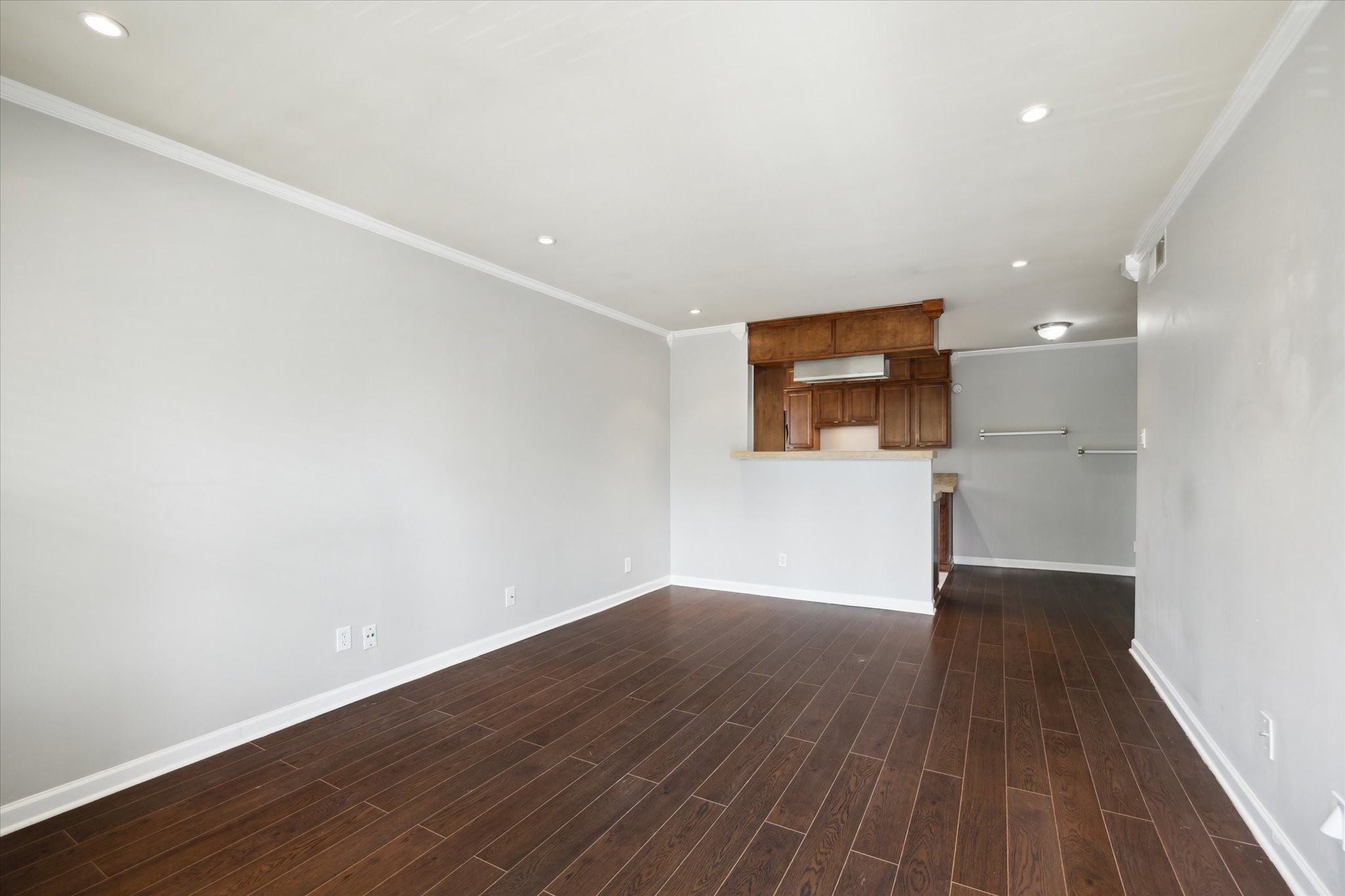 606 Marshall Street B27 Property Photo 4