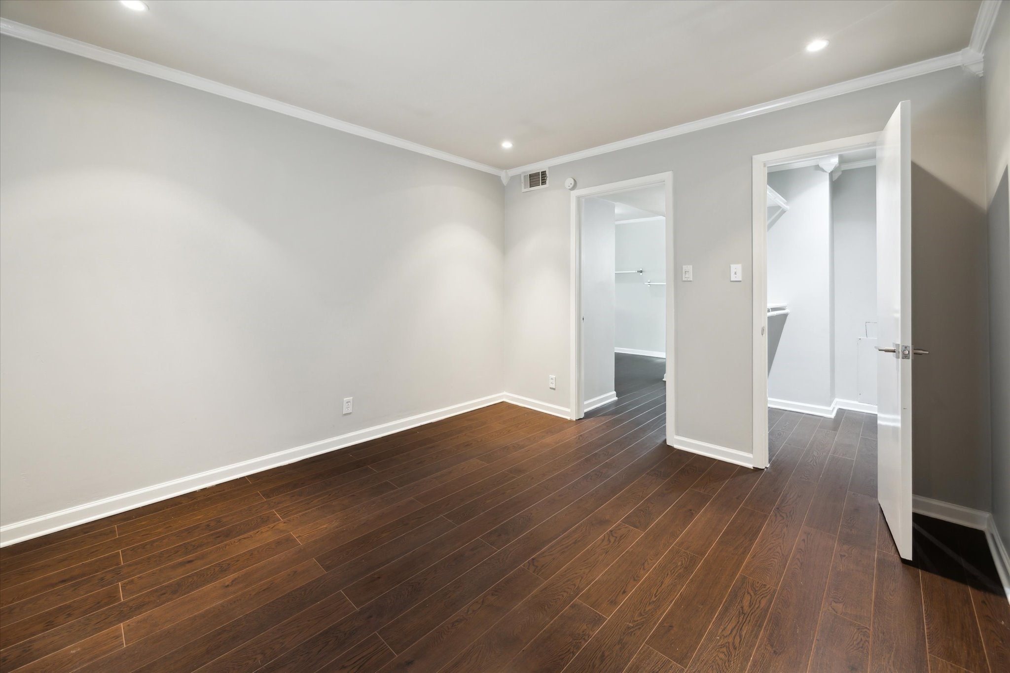 606 Marshall Street B27 Property Photo 9