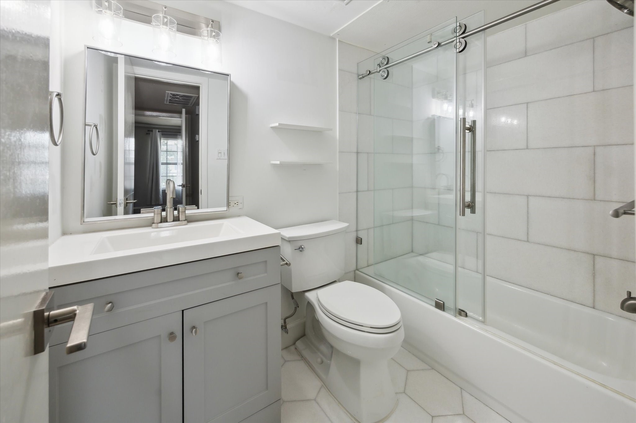 606 Marshall Street B27 Property Photo 11