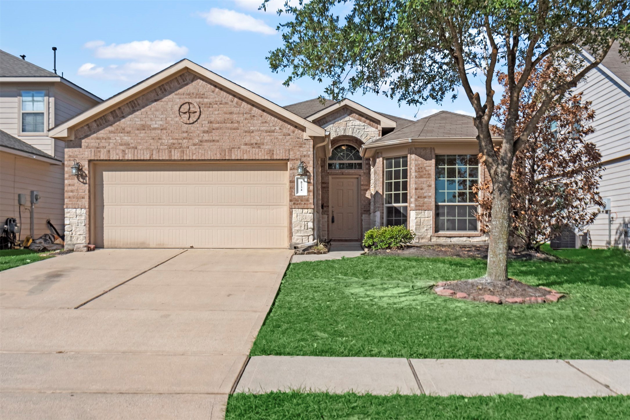 8734 Auburn Mane Drive Property Photo 1