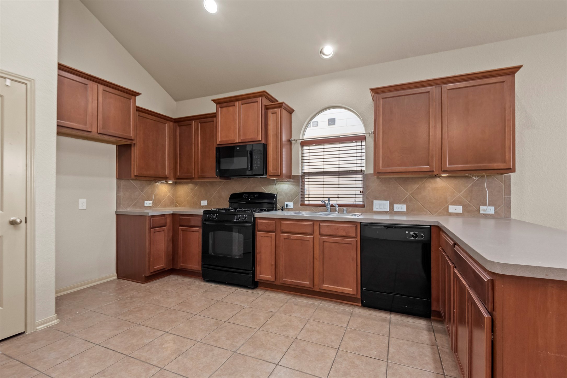 8734 Auburn Mane Drive Property Photo 8