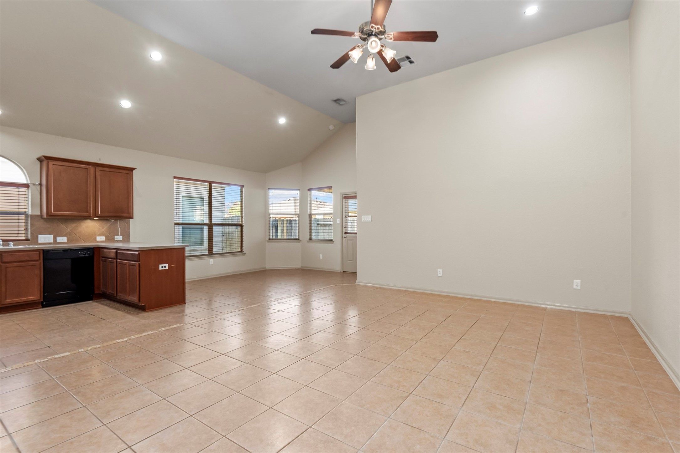 8734 Auburn Mane Drive Property Photo 10