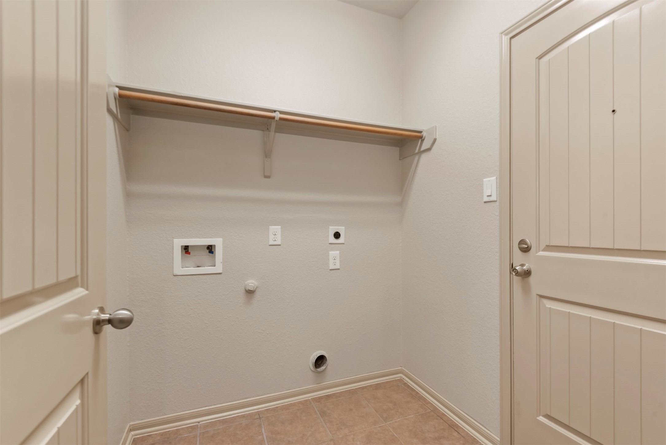 8734 Auburn Mane Drive Property Photo 13