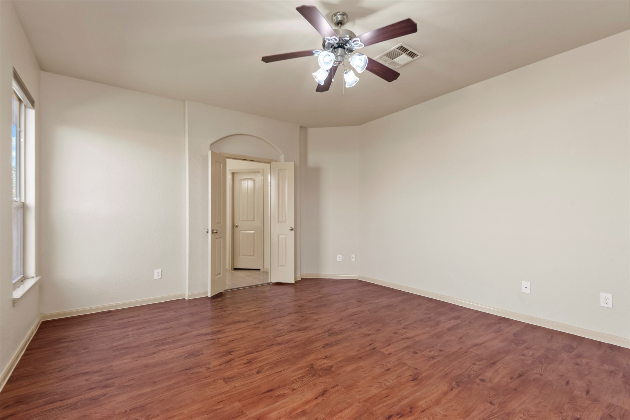8734 Auburn Mane Drive Property Photo 15
