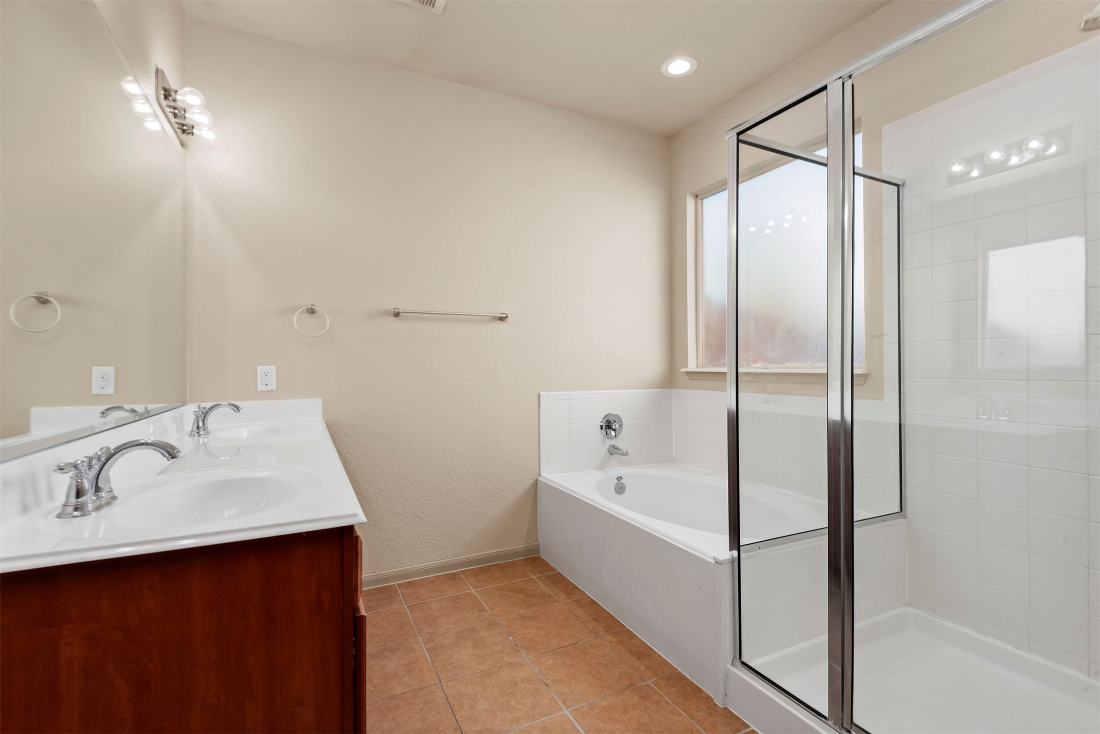 8734 Auburn Mane Drive Property Photo 16