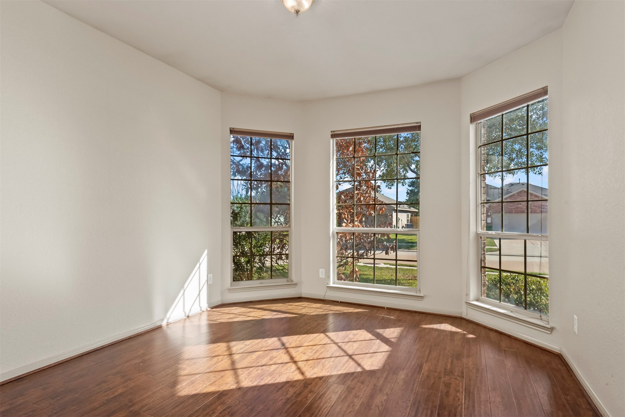 8734 Auburn Mane Drive Property Photo 18