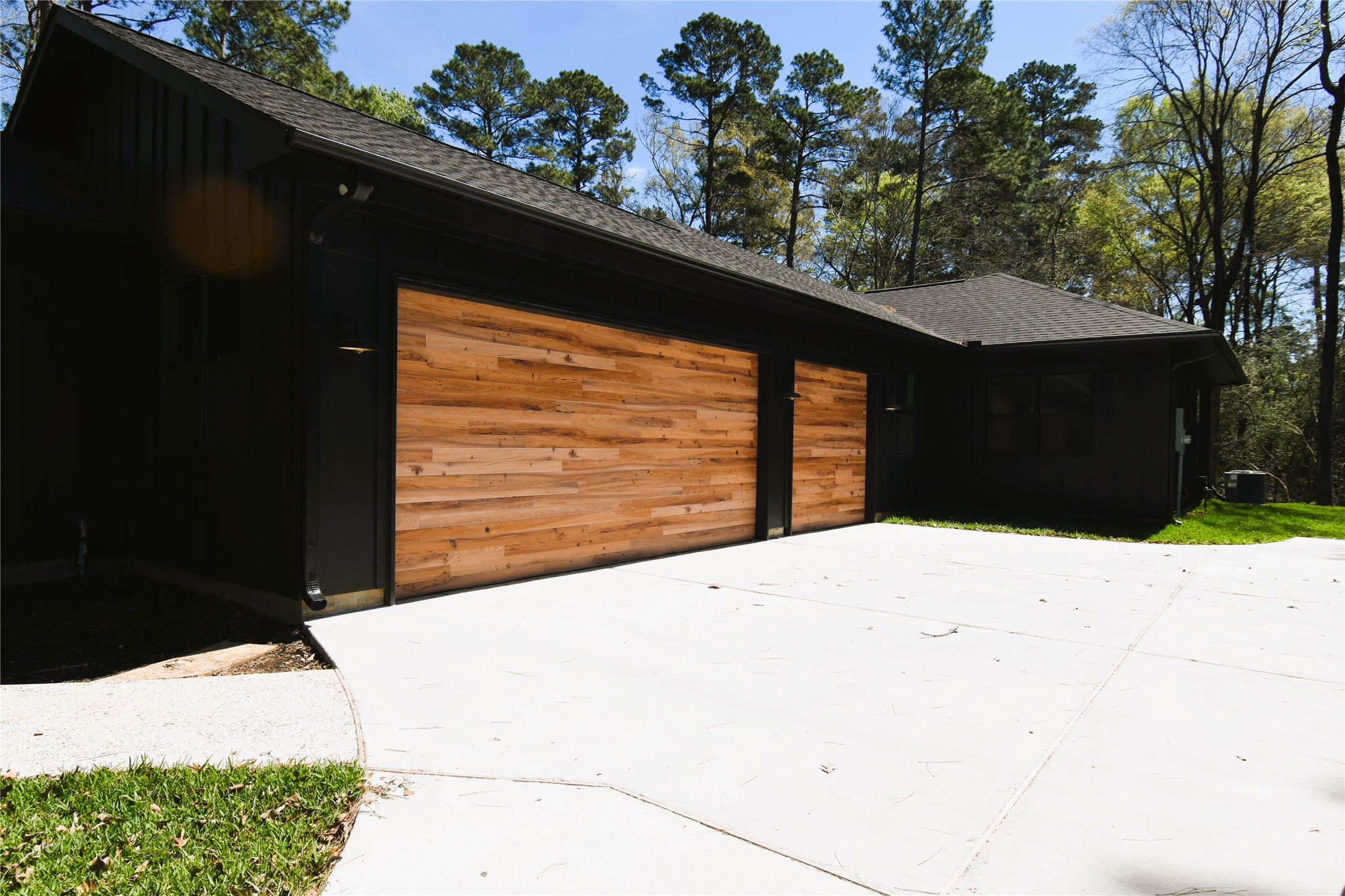 4 Lake Forest Drive Property Photo 3