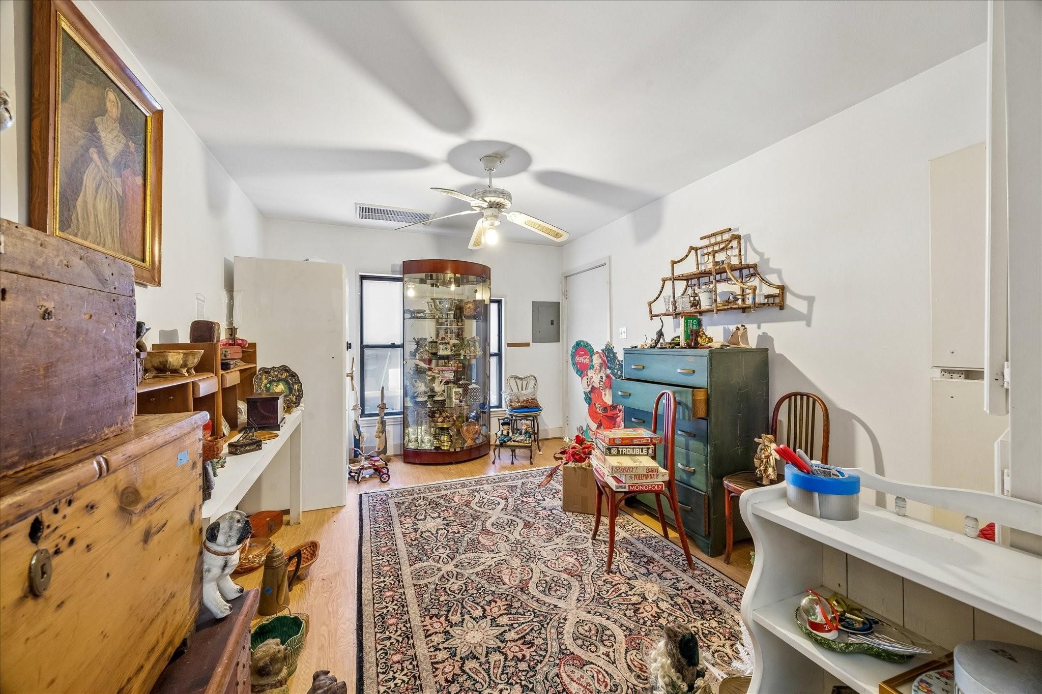 1956 Norfolk Street Property Photo 3