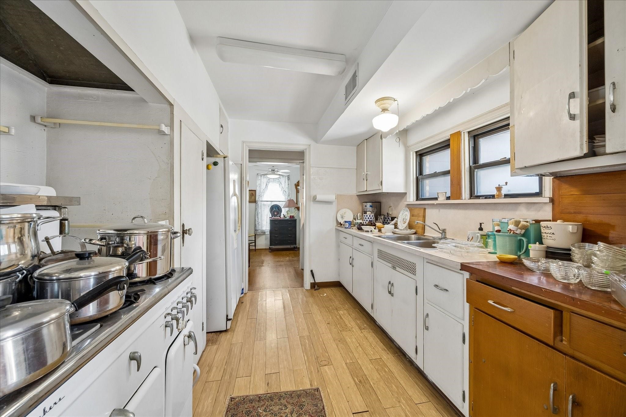 1956 Norfolk Street Property Photo 4