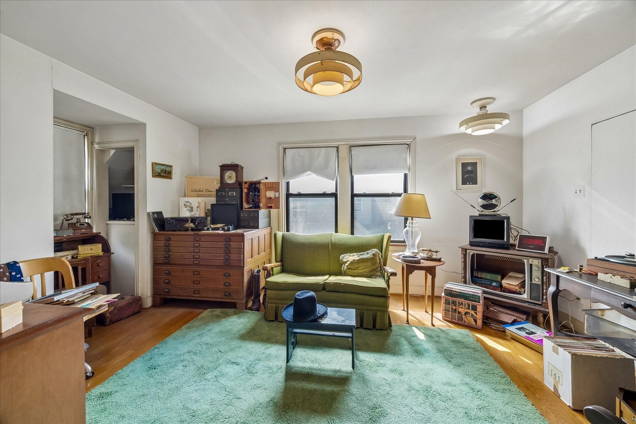 1956 Norfolk Street Property Photo 6