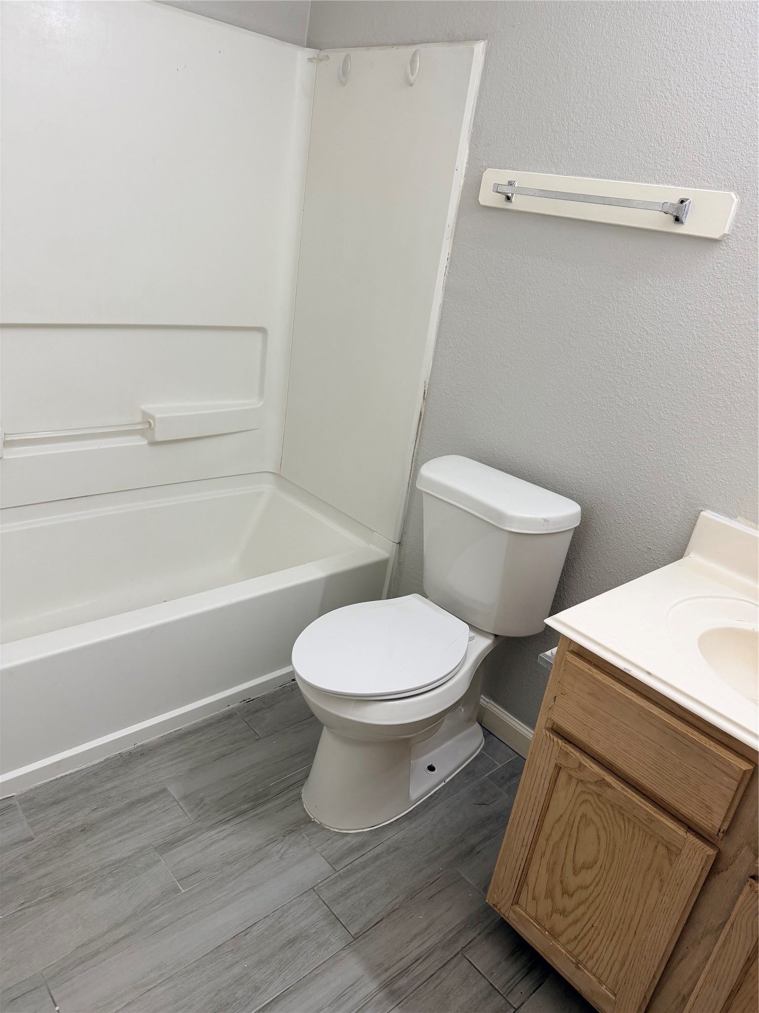 3851 Bridgebluff Lane Property Photo 9