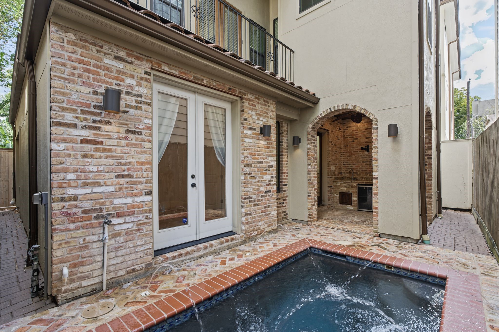 4122 Floyd Street A Property Photo 1