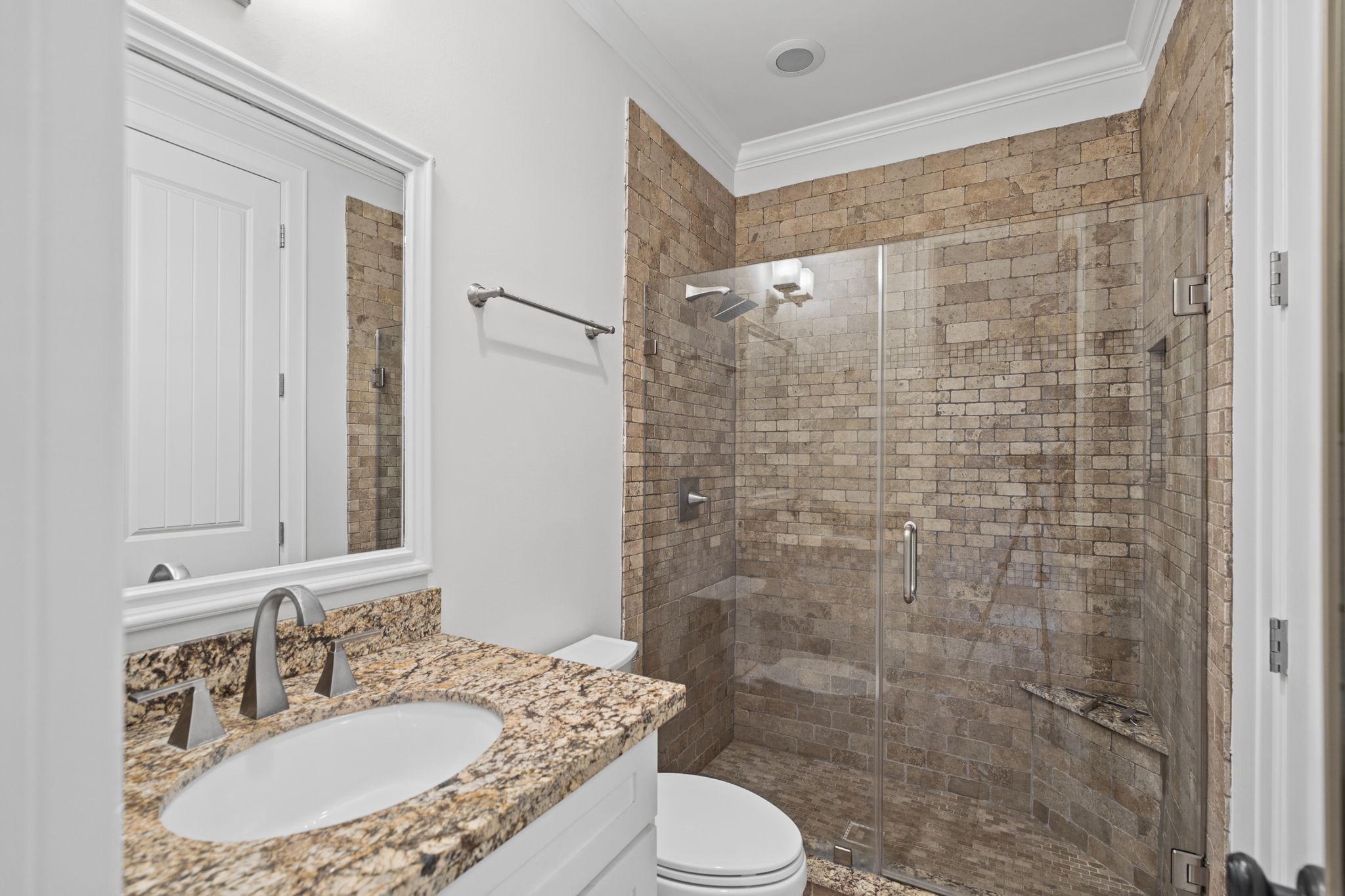 4122 Floyd Street A Property Photo 9