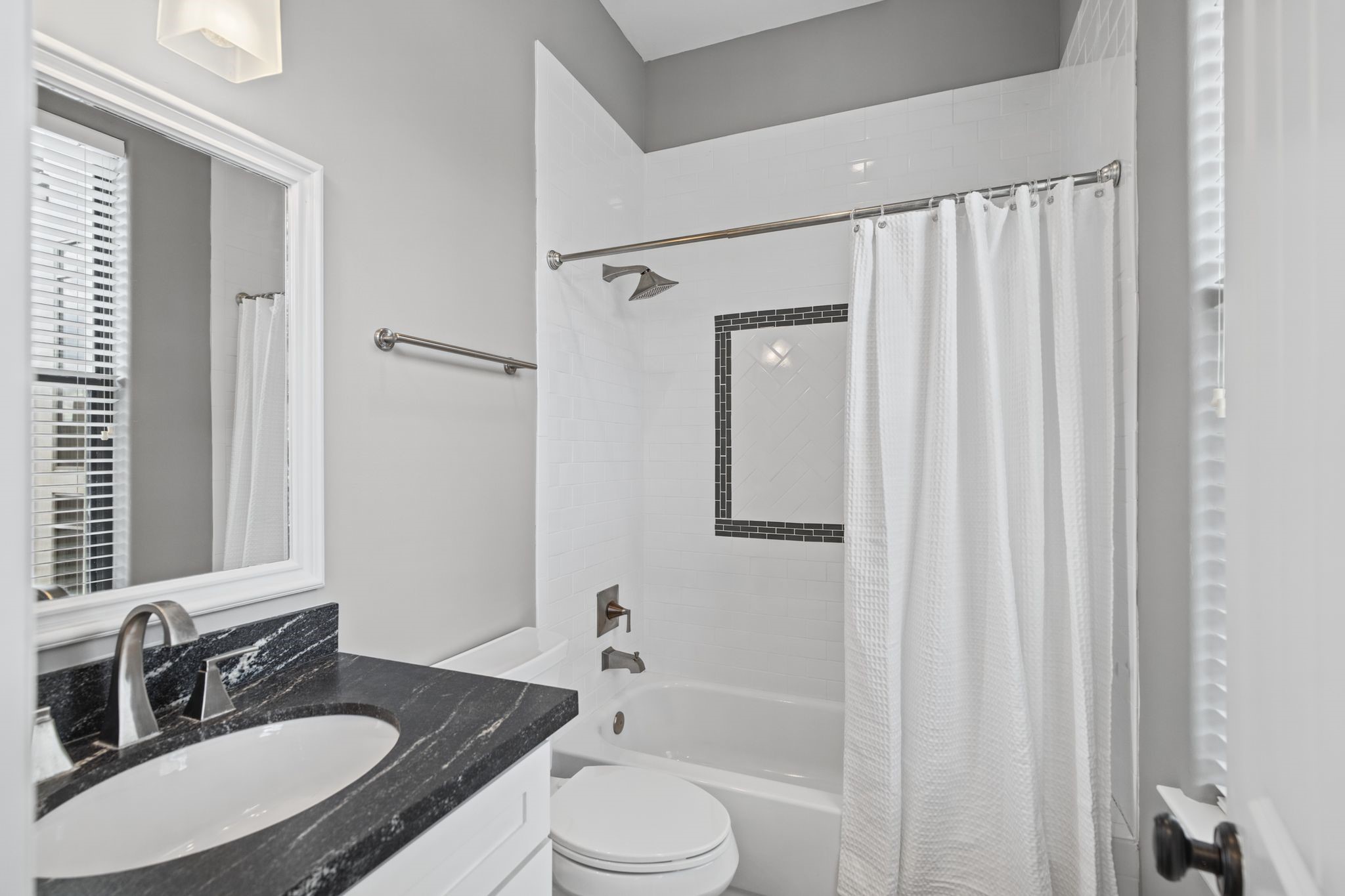4122 Floyd Street A Property Photo 34