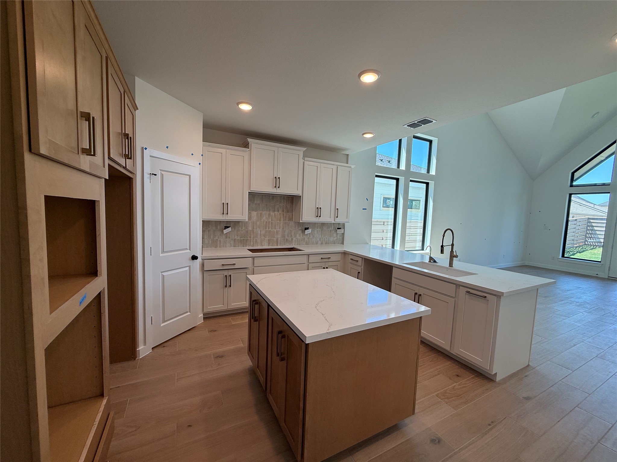 4630 Gemini Street Property Photo 3