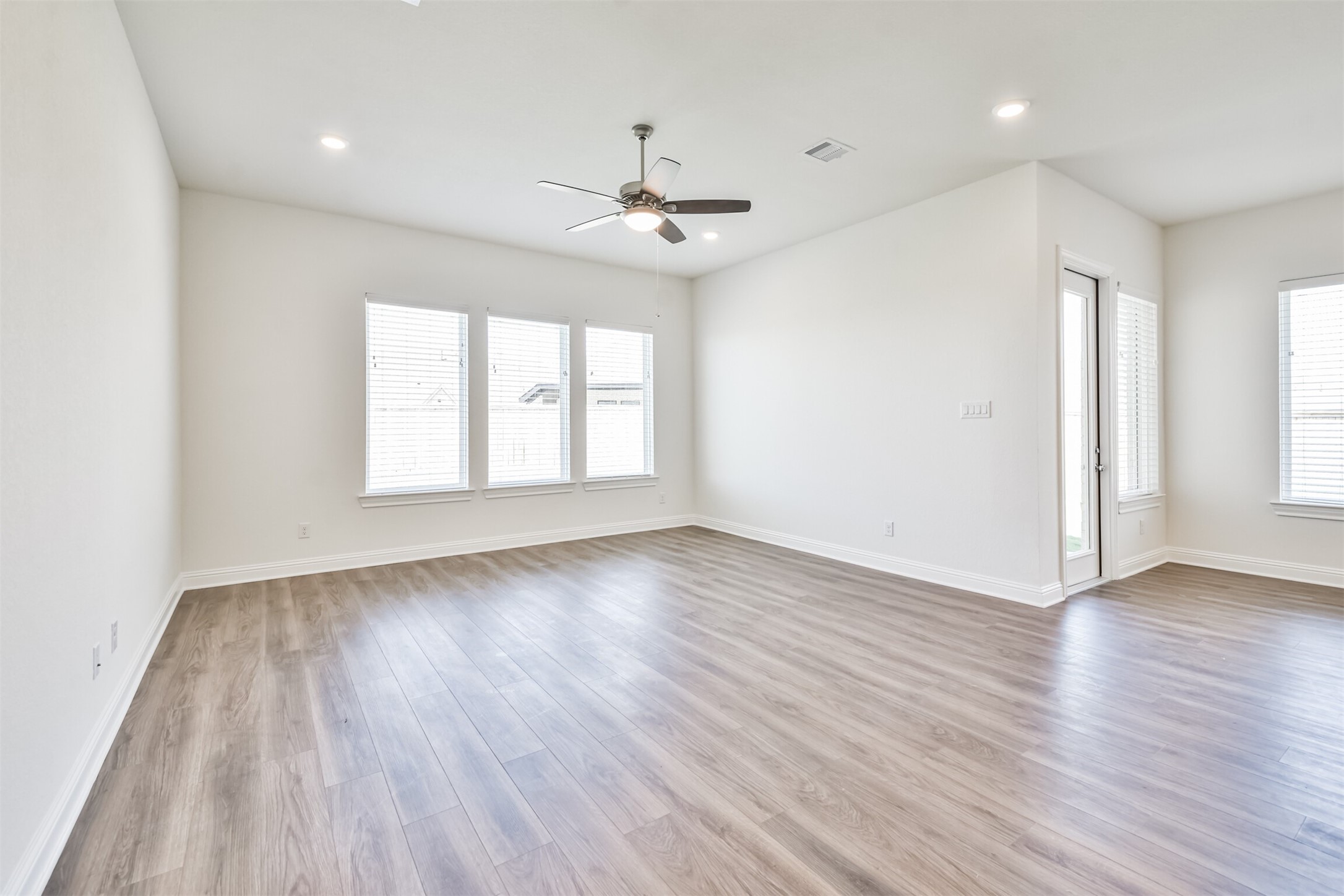 10818 Carolina Willow Ct Property Photo 4