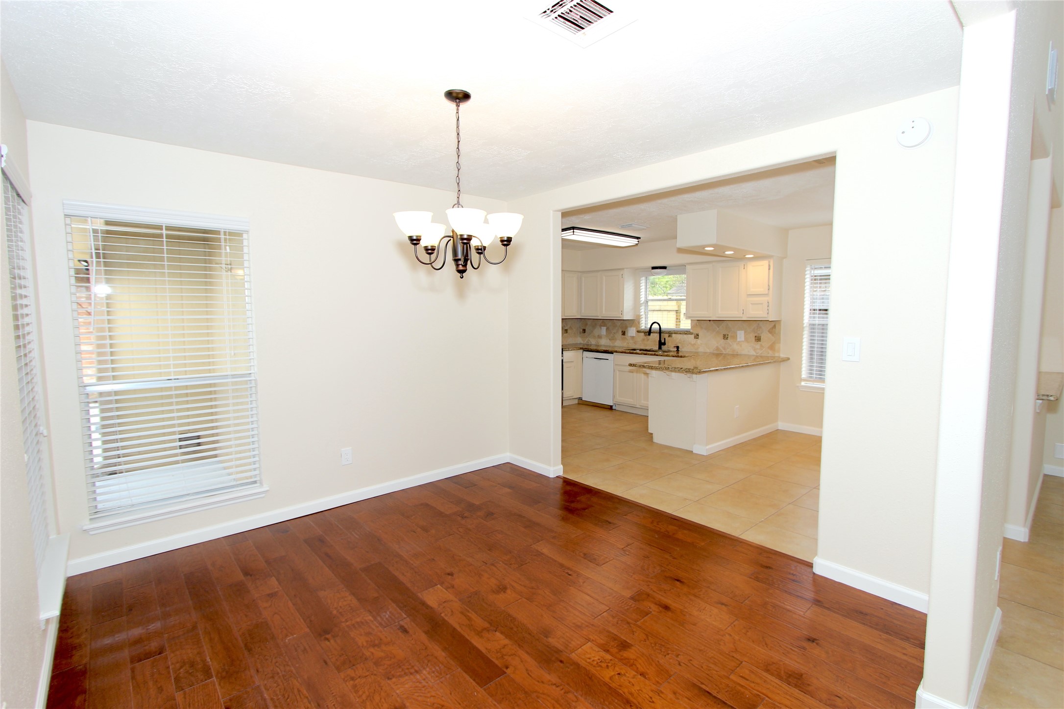 2731 Colony Drive Property Photo 4