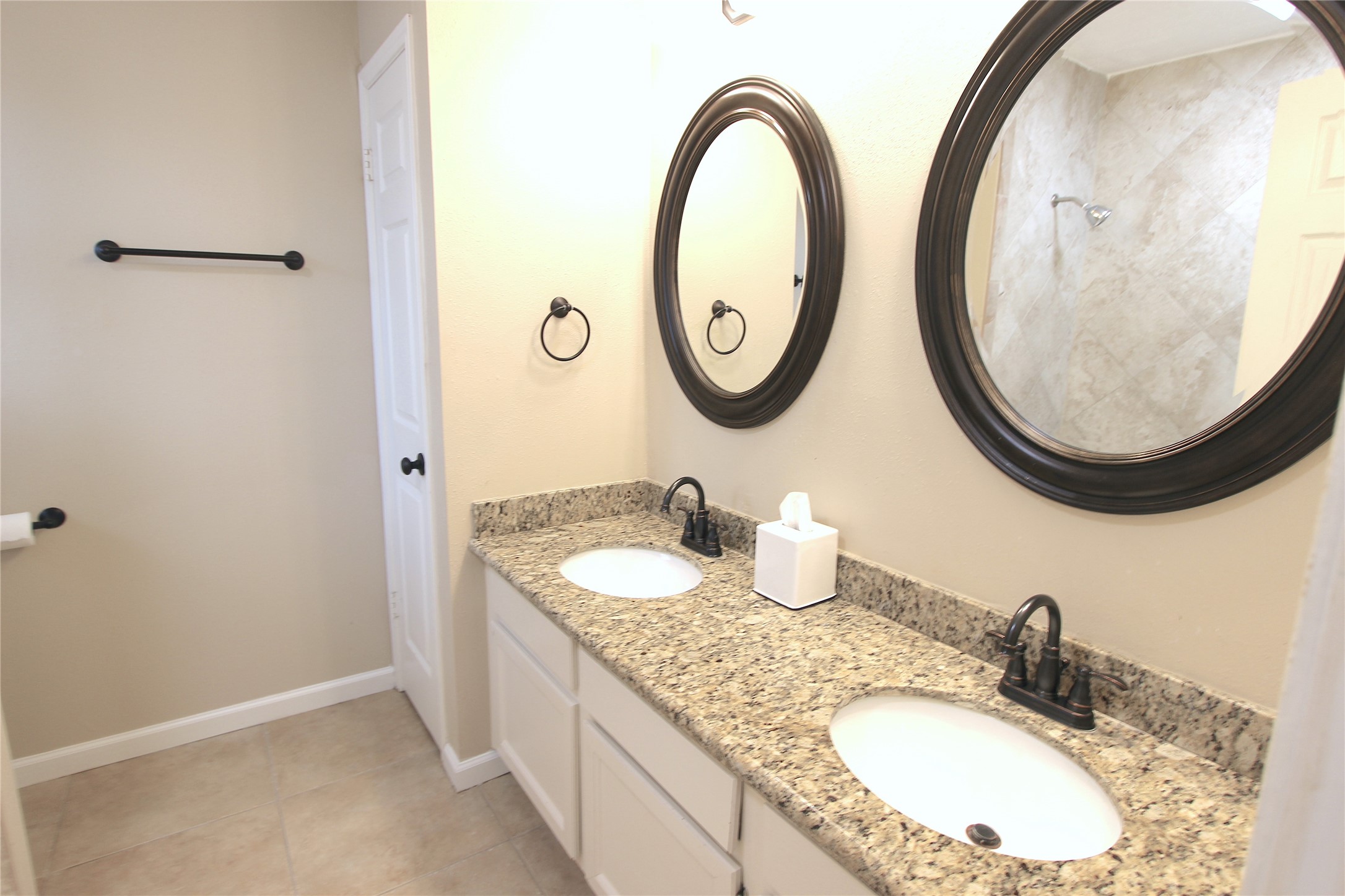 2731 Colony Drive Property Photo 10