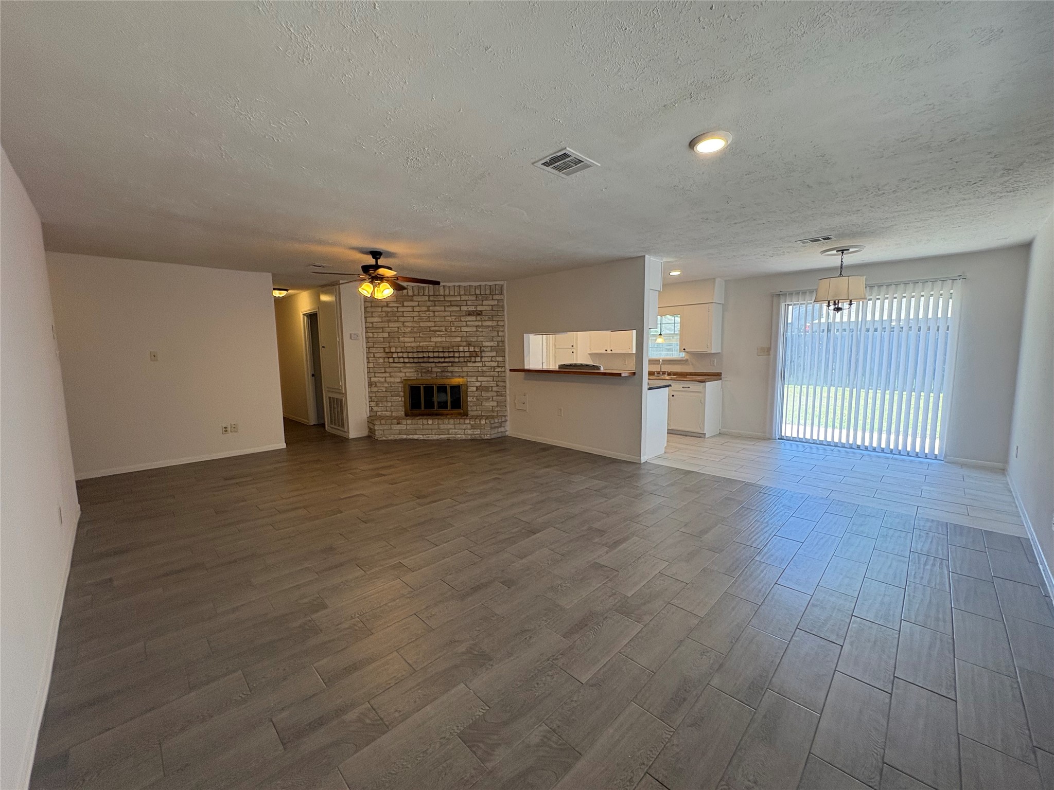 2502 Marble Falls Drive Property Photo 4