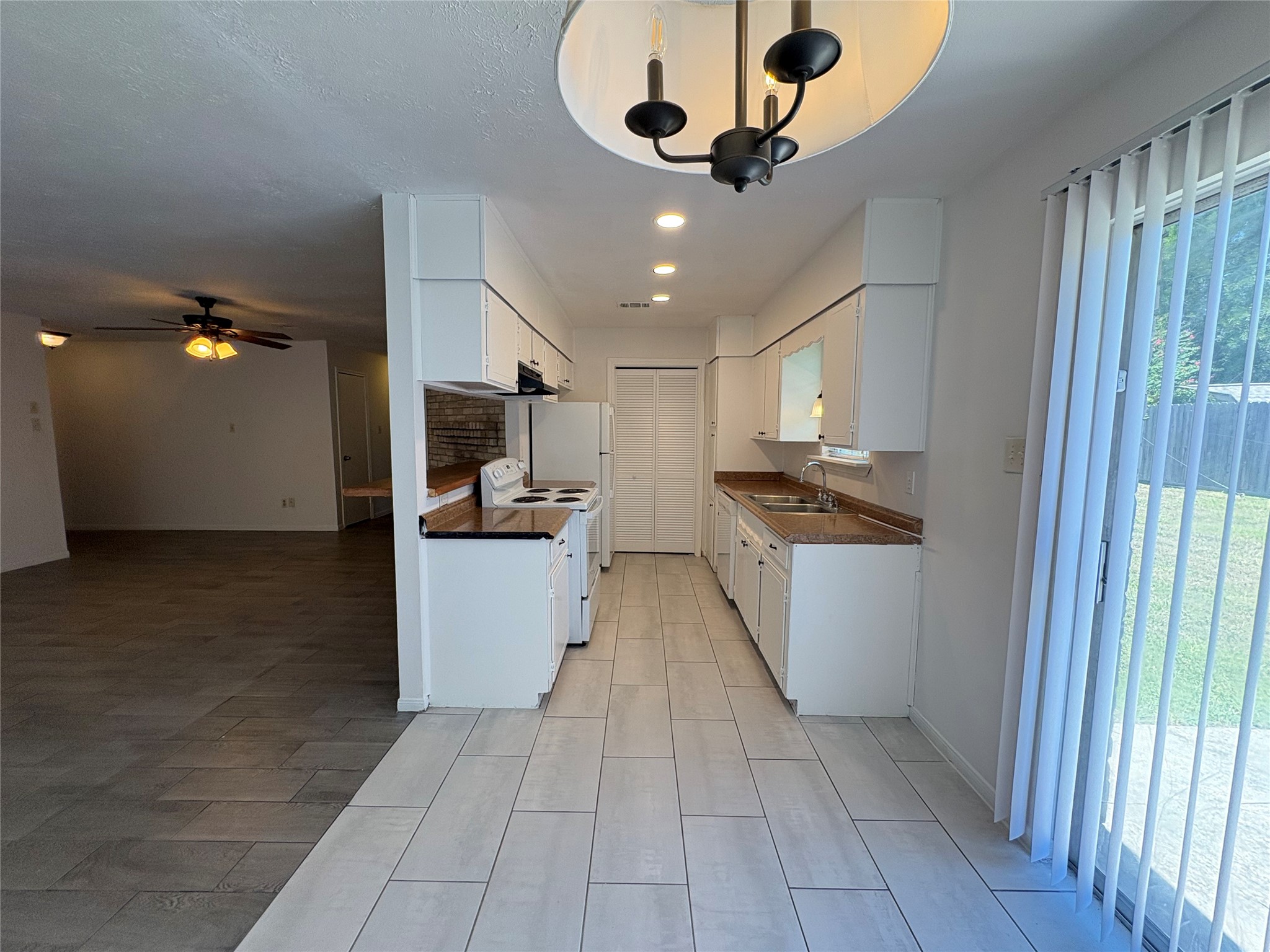 2502 Marble Falls Drive Property Photo 7
