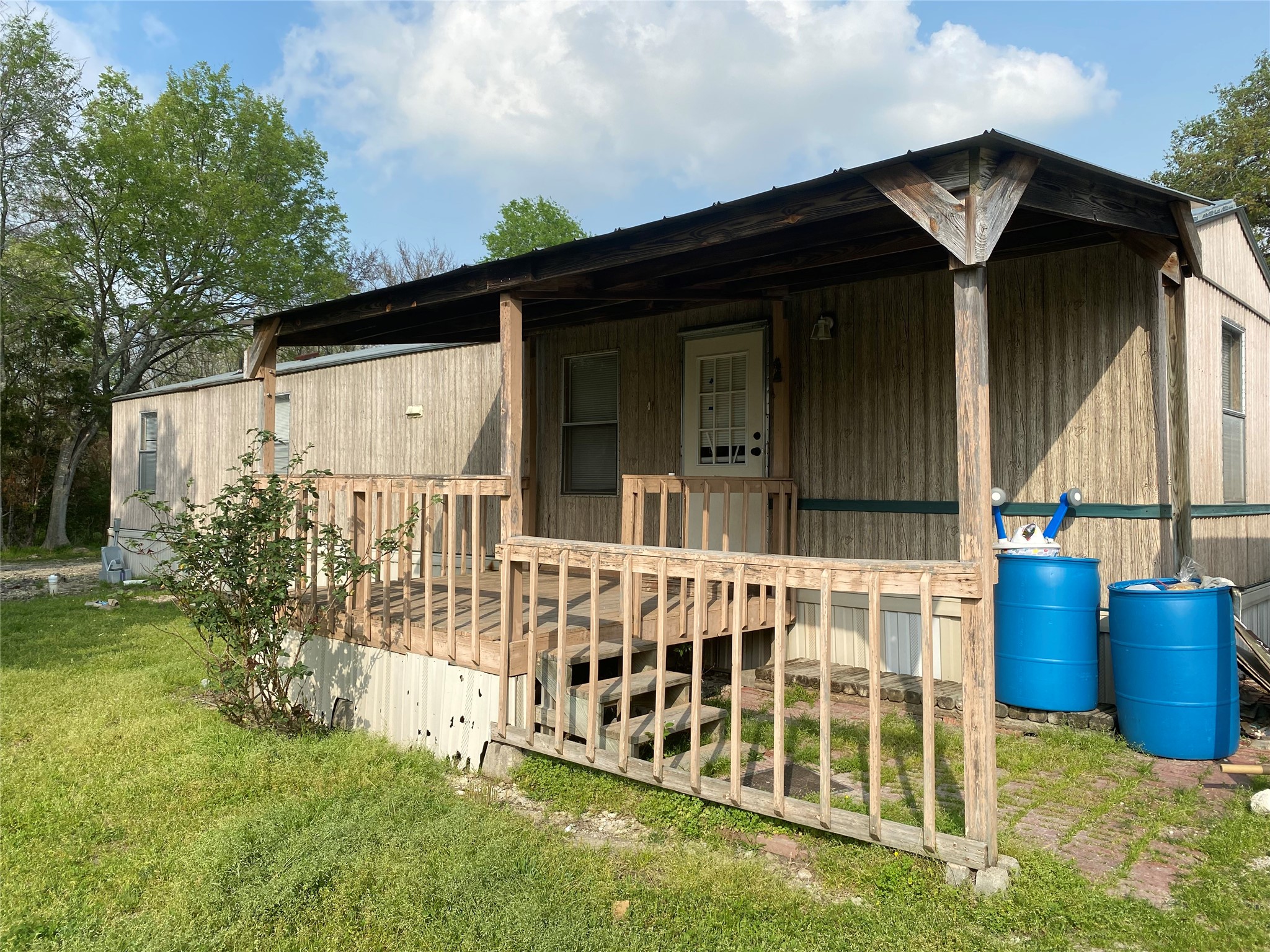 990 Fm 247 Road A Property Photo 2