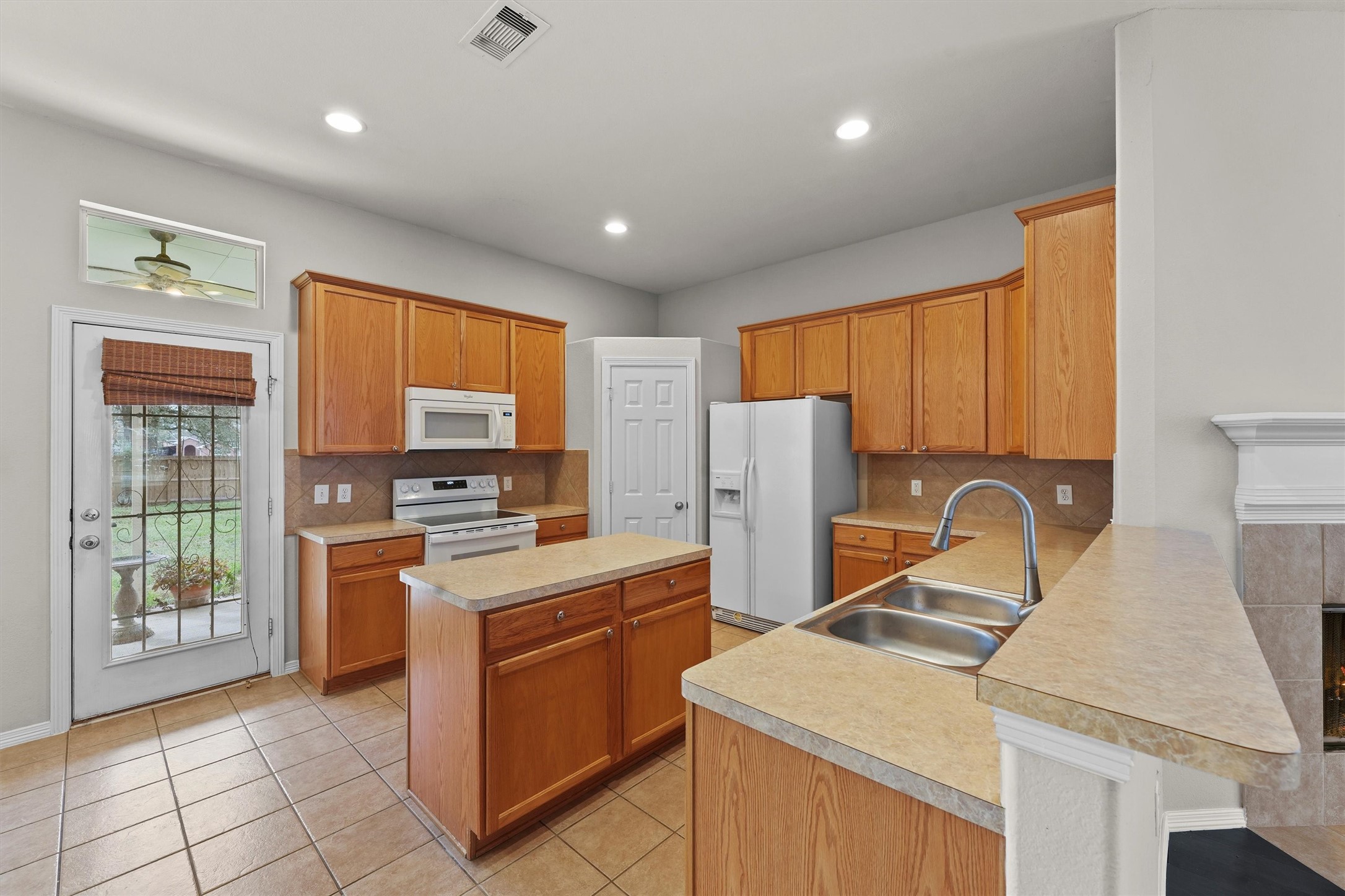 26975 Sabinal Trail Property Photo 9