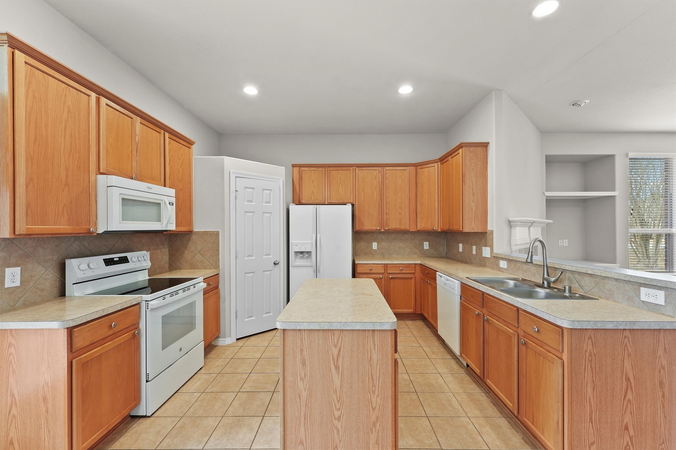 26975 Sabinal Trail Property Photo 10