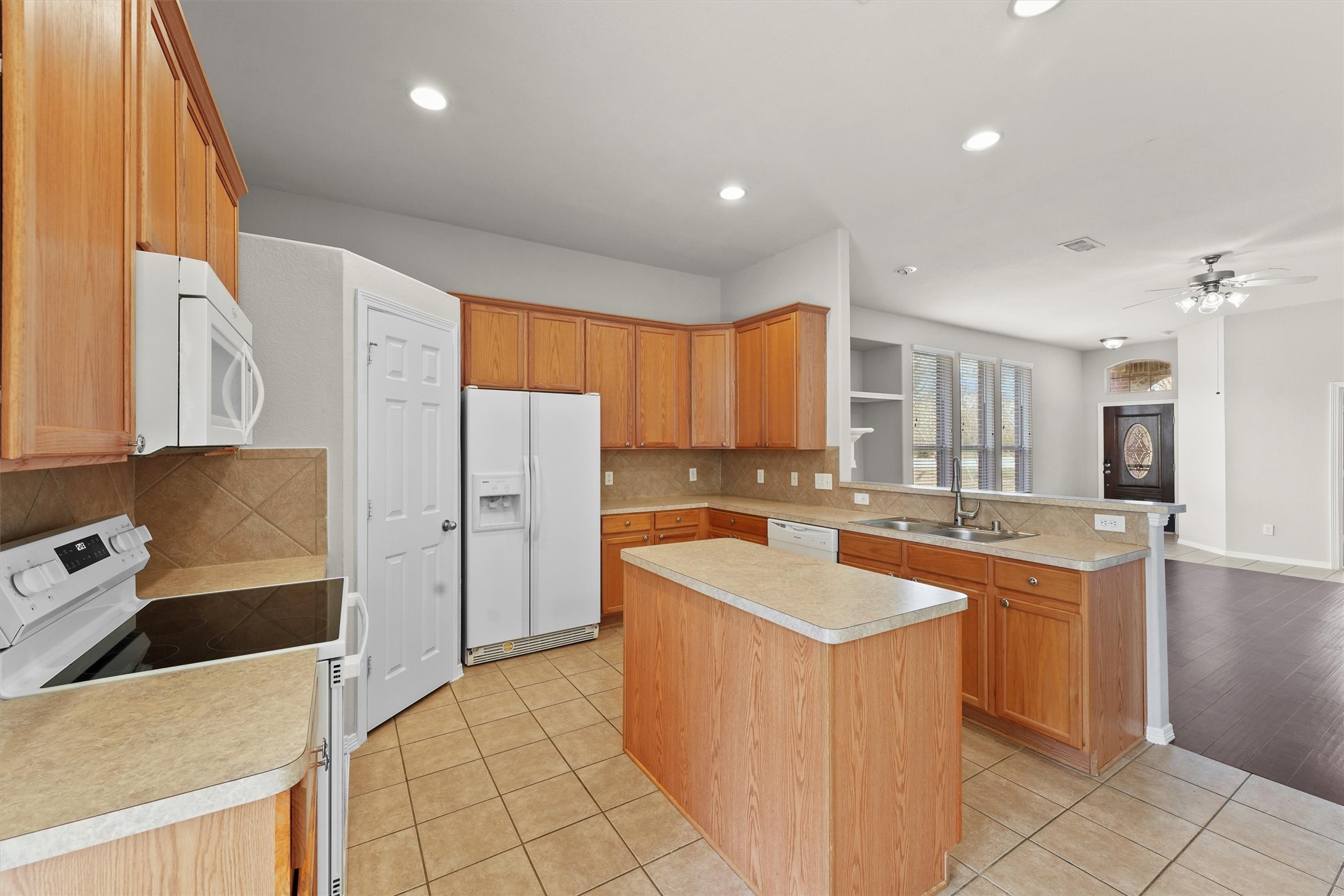 26975 Sabinal Trail Property Photo 11