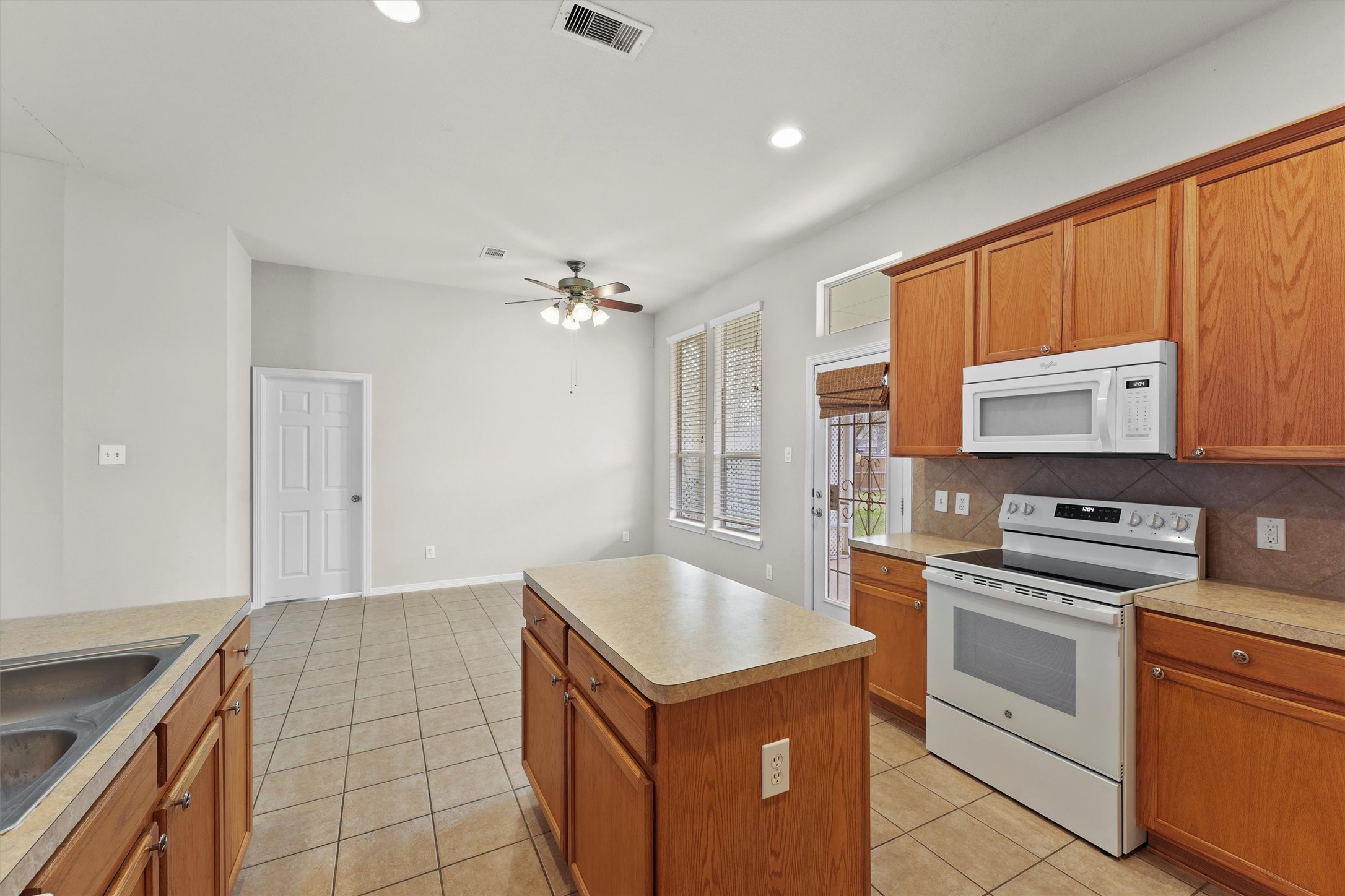 26975 Sabinal Trail Property Photo 12