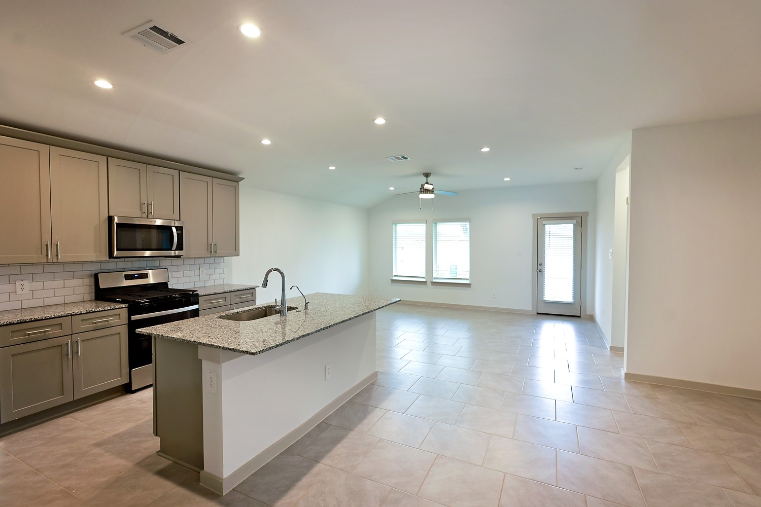 5034 Pine Haven Lane Property Photo 7