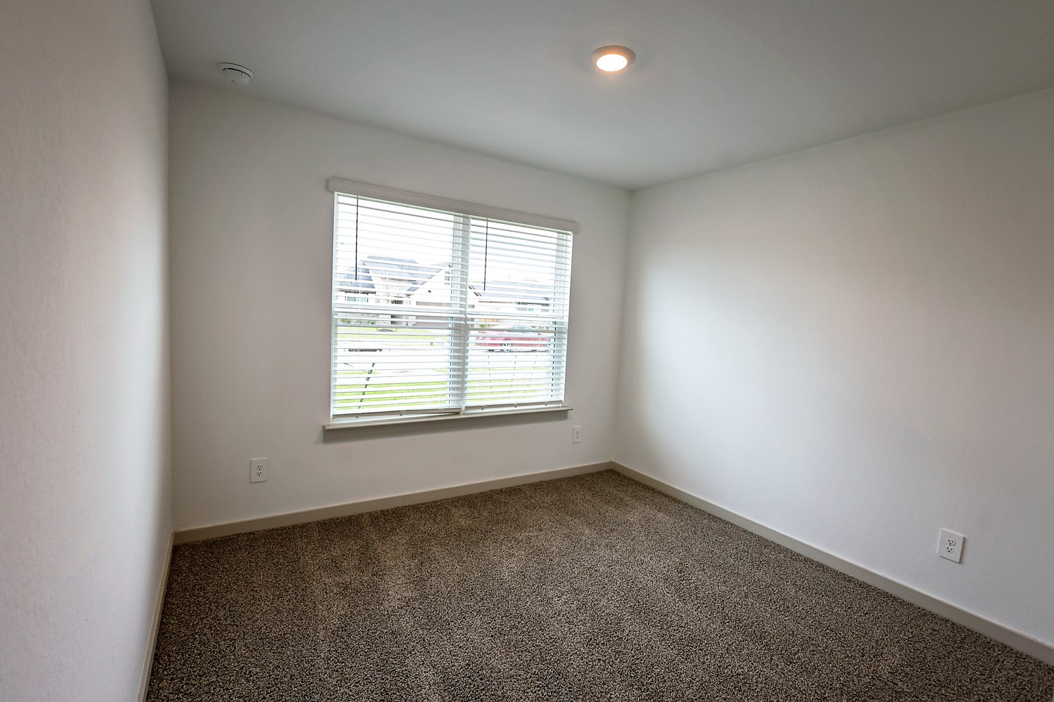 5034 Pine Haven Lane Property Photo 8
