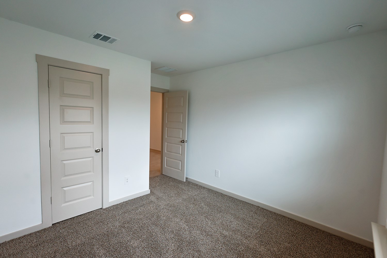 5034 Pine Haven Lane Property Photo 9