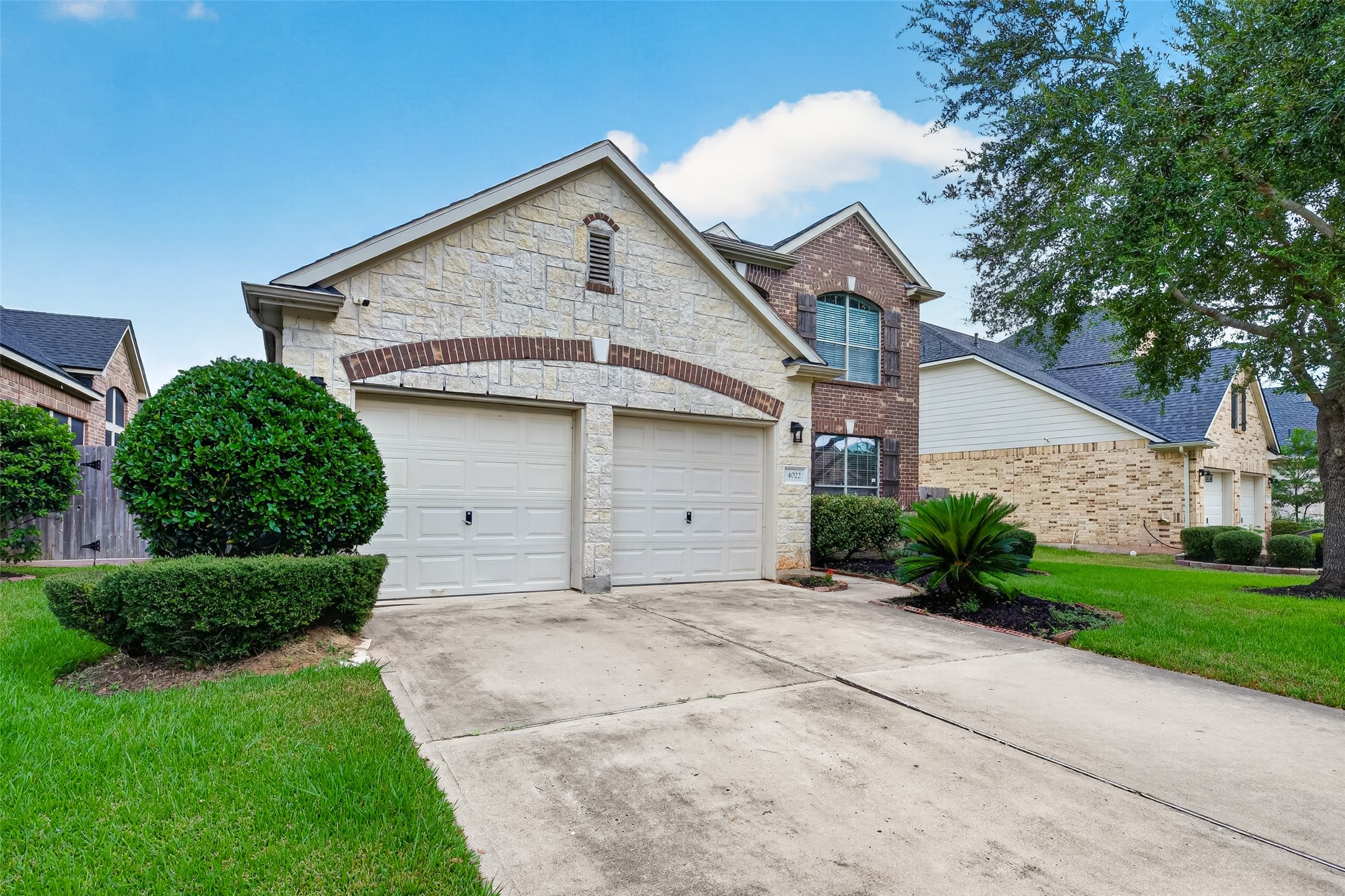 4022 Regal Stone Lane Property Photo 2